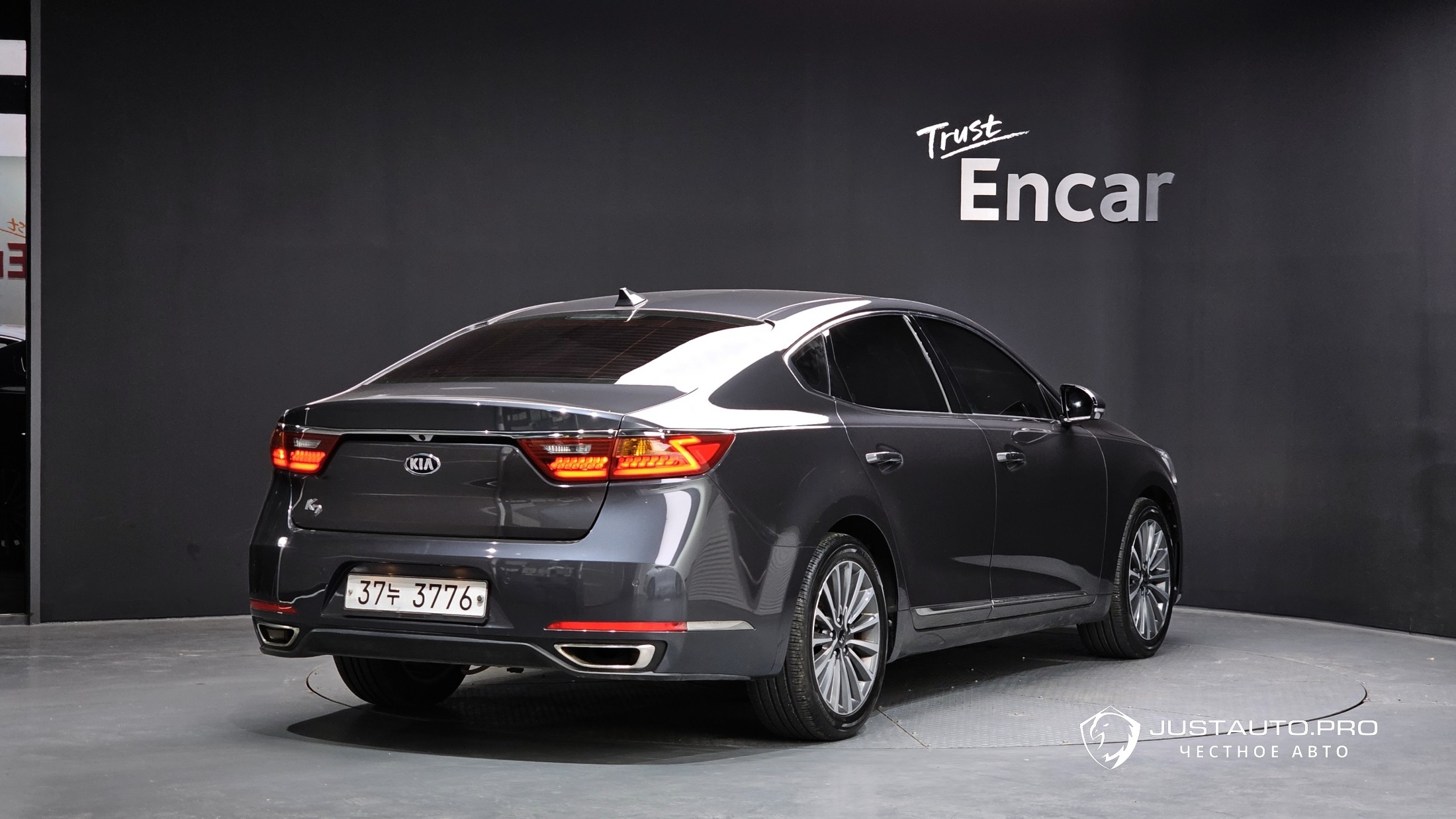 Автомобиль Kia K7