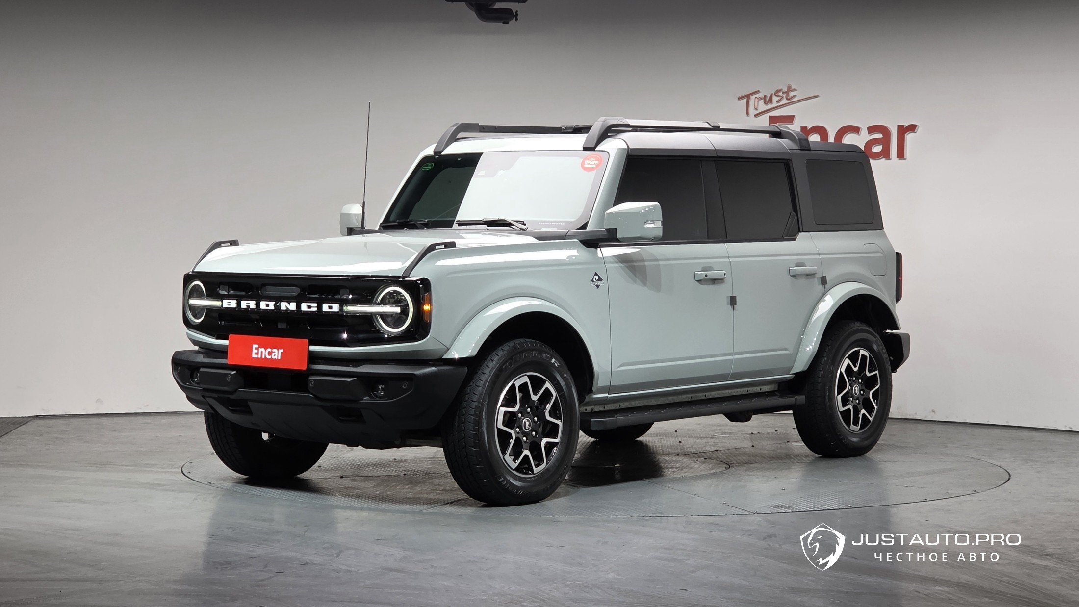 Автомобиль Ford Bronco