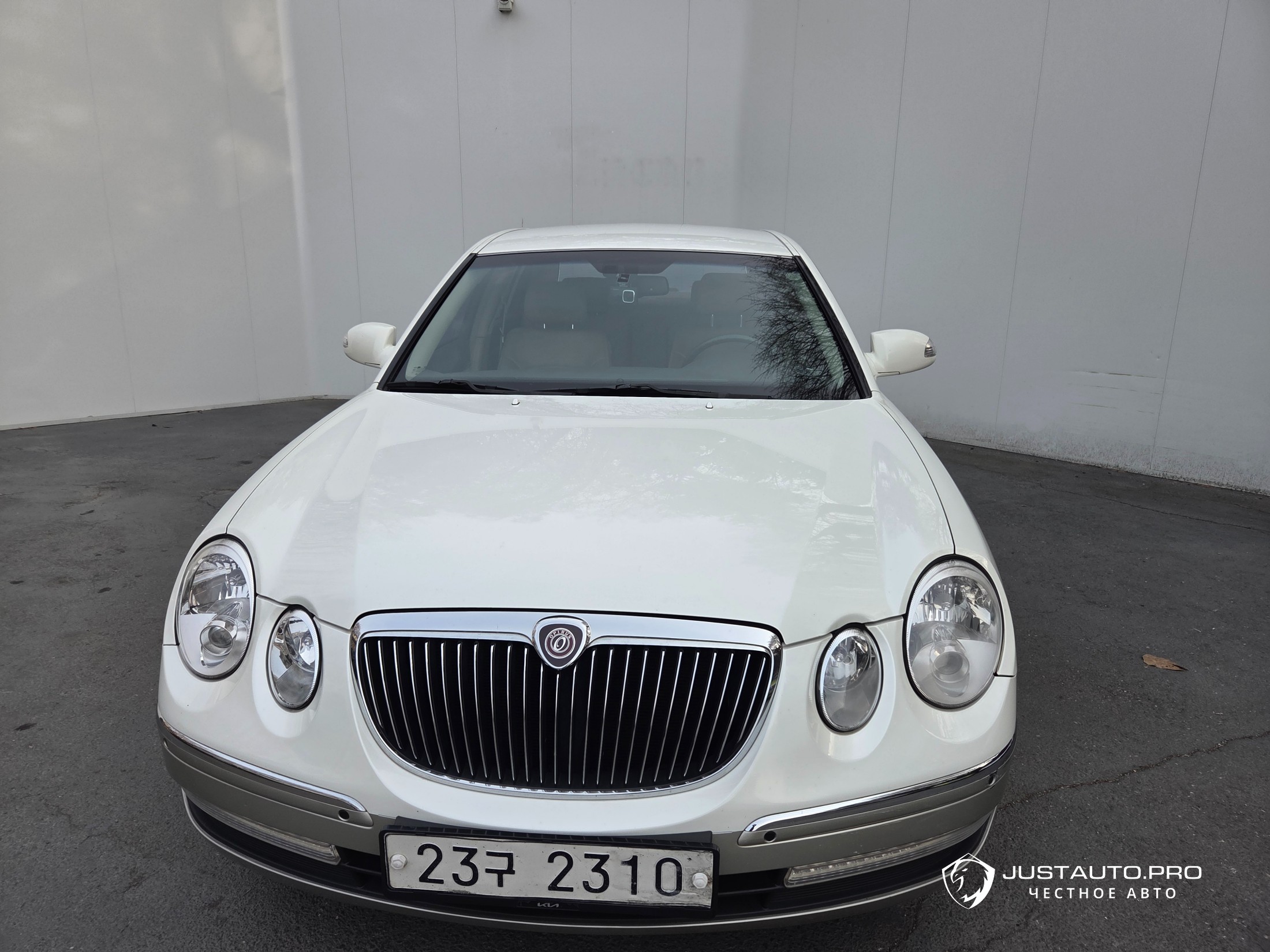 Автомобиль Kia OPIRUS