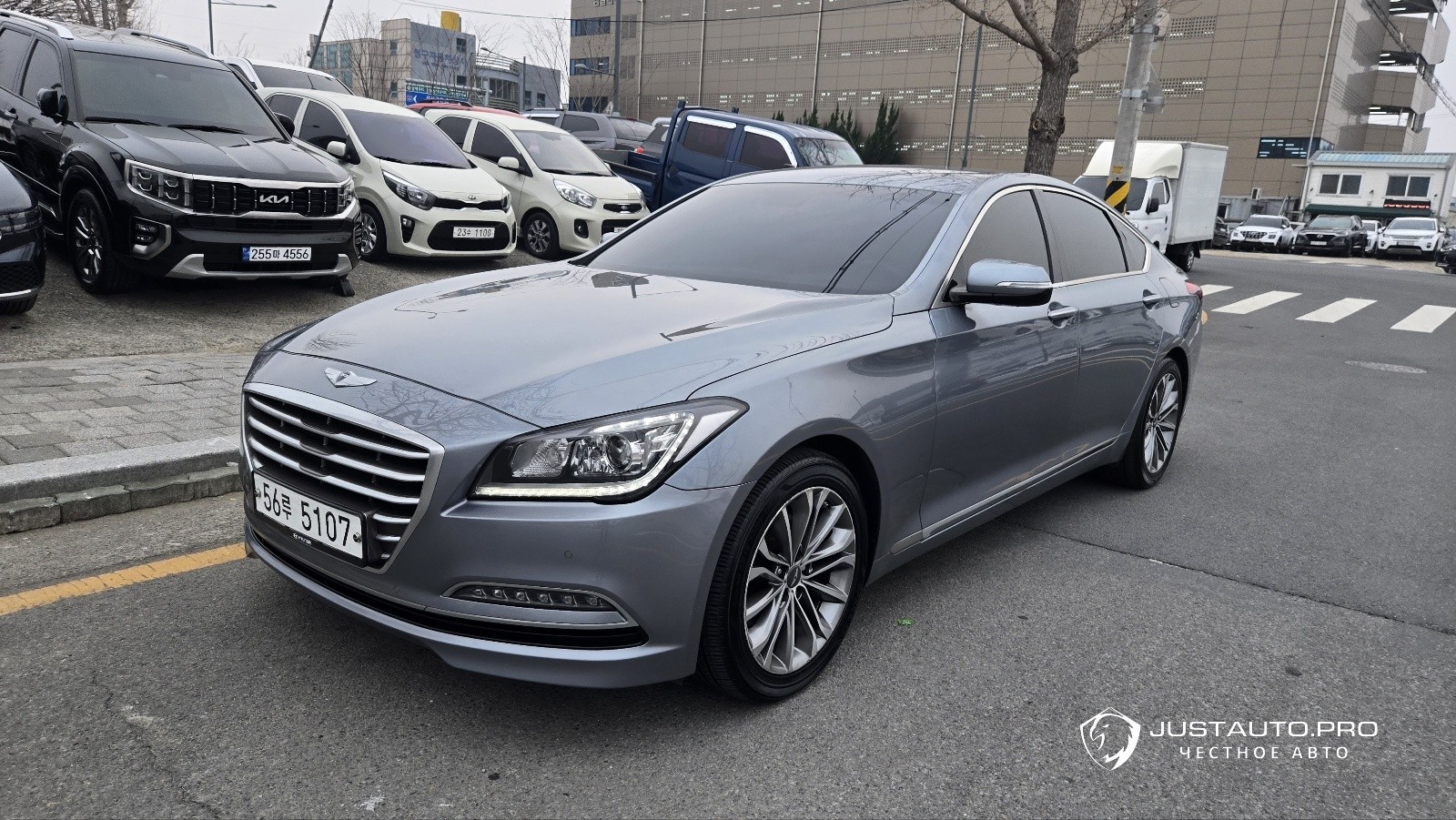 Автомобиль Hyundai Genesis