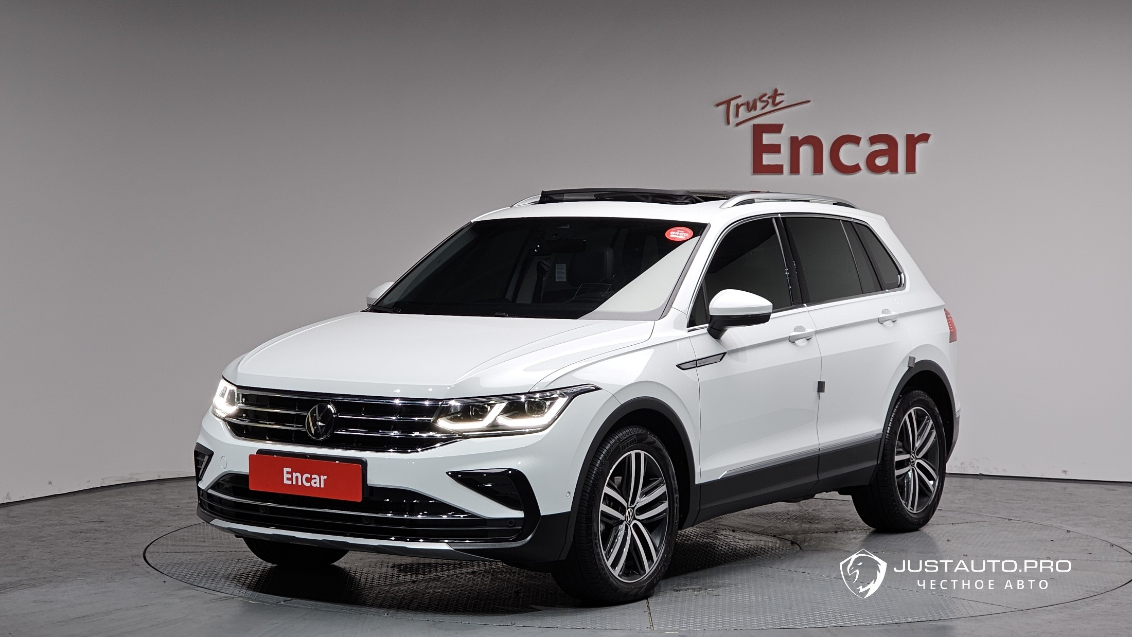 Автомобиль Volkswagen Tiguan