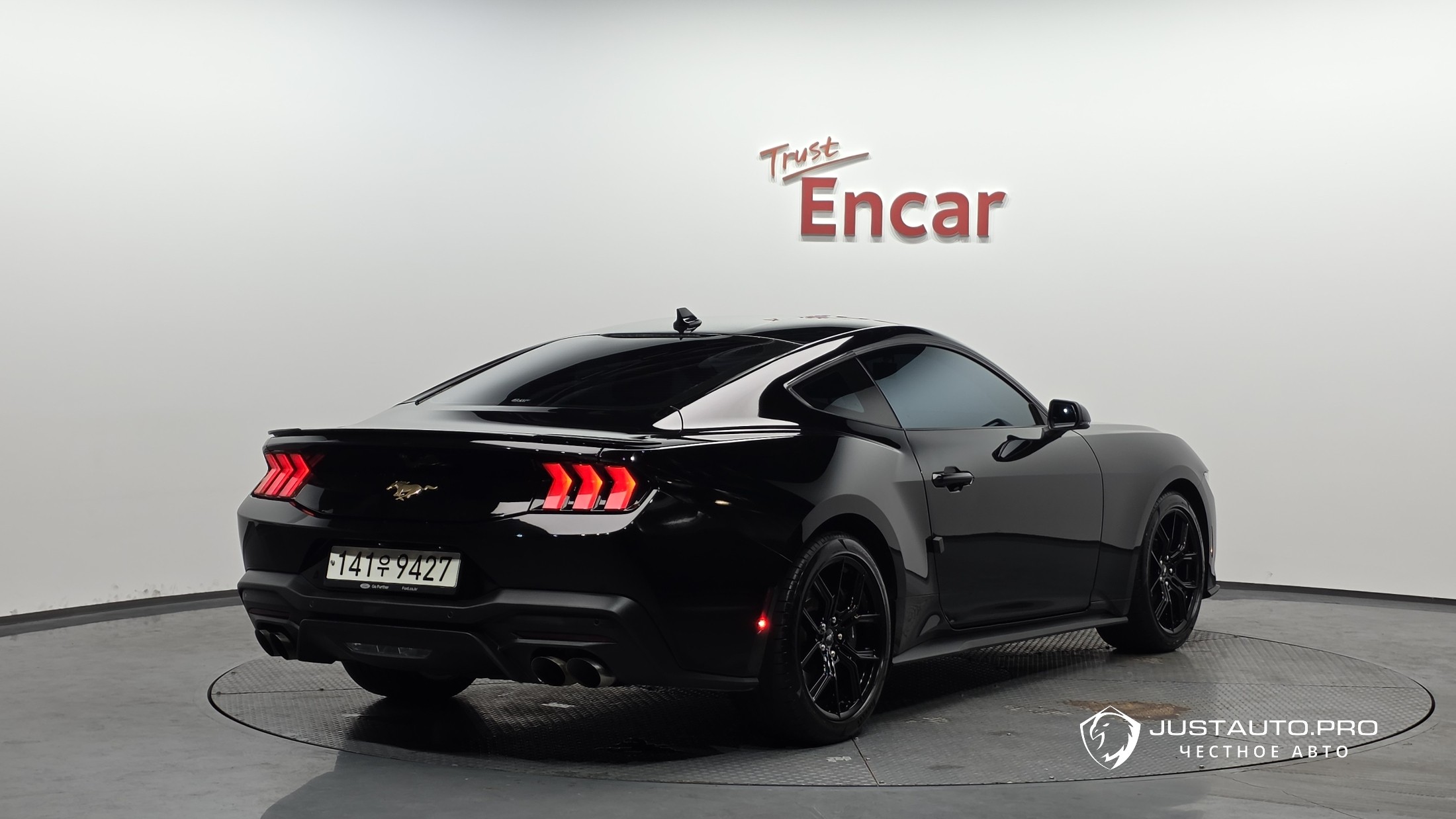 Автомобиль Ford Mustang