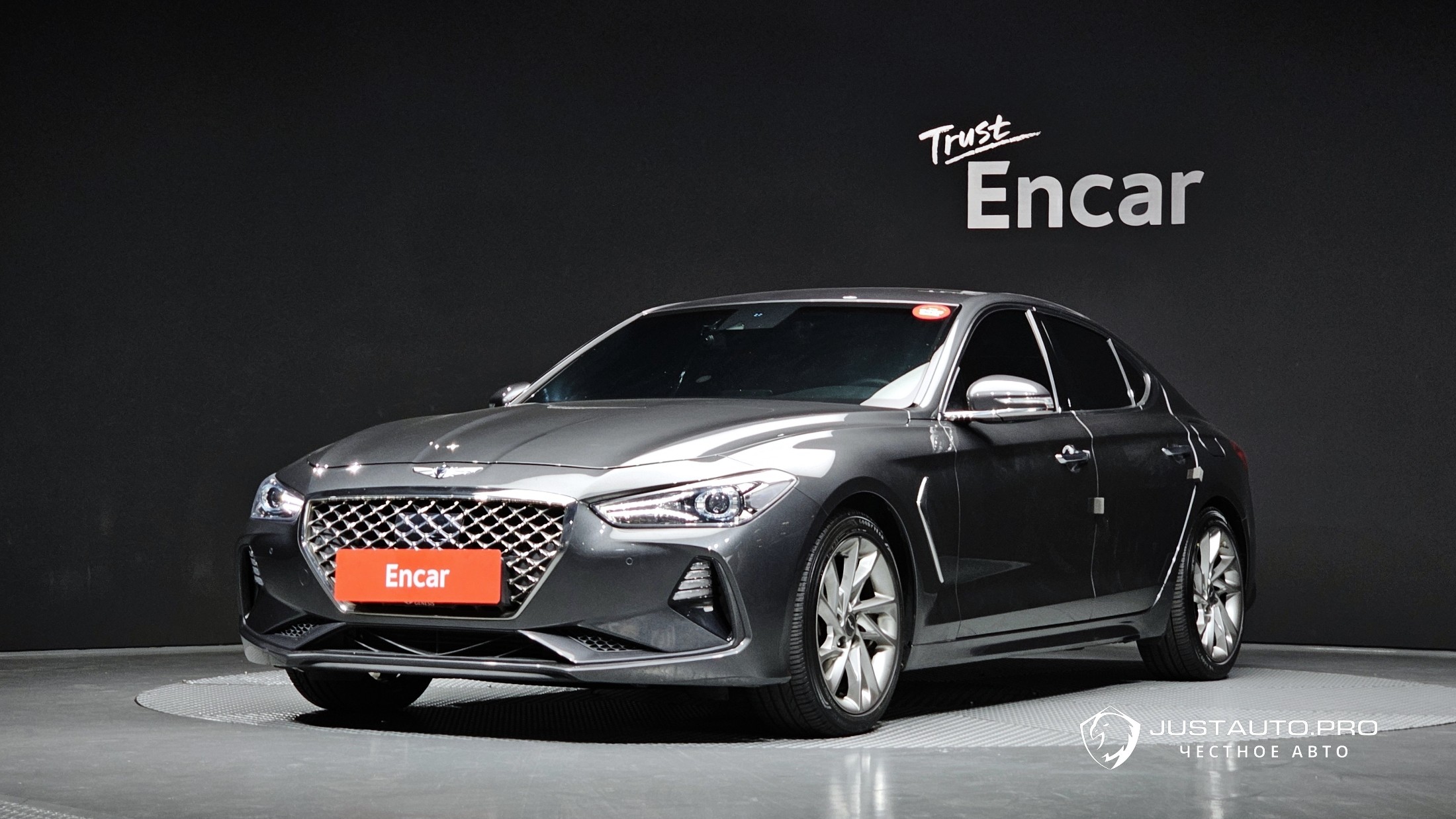 Автомобиль Genesis G70