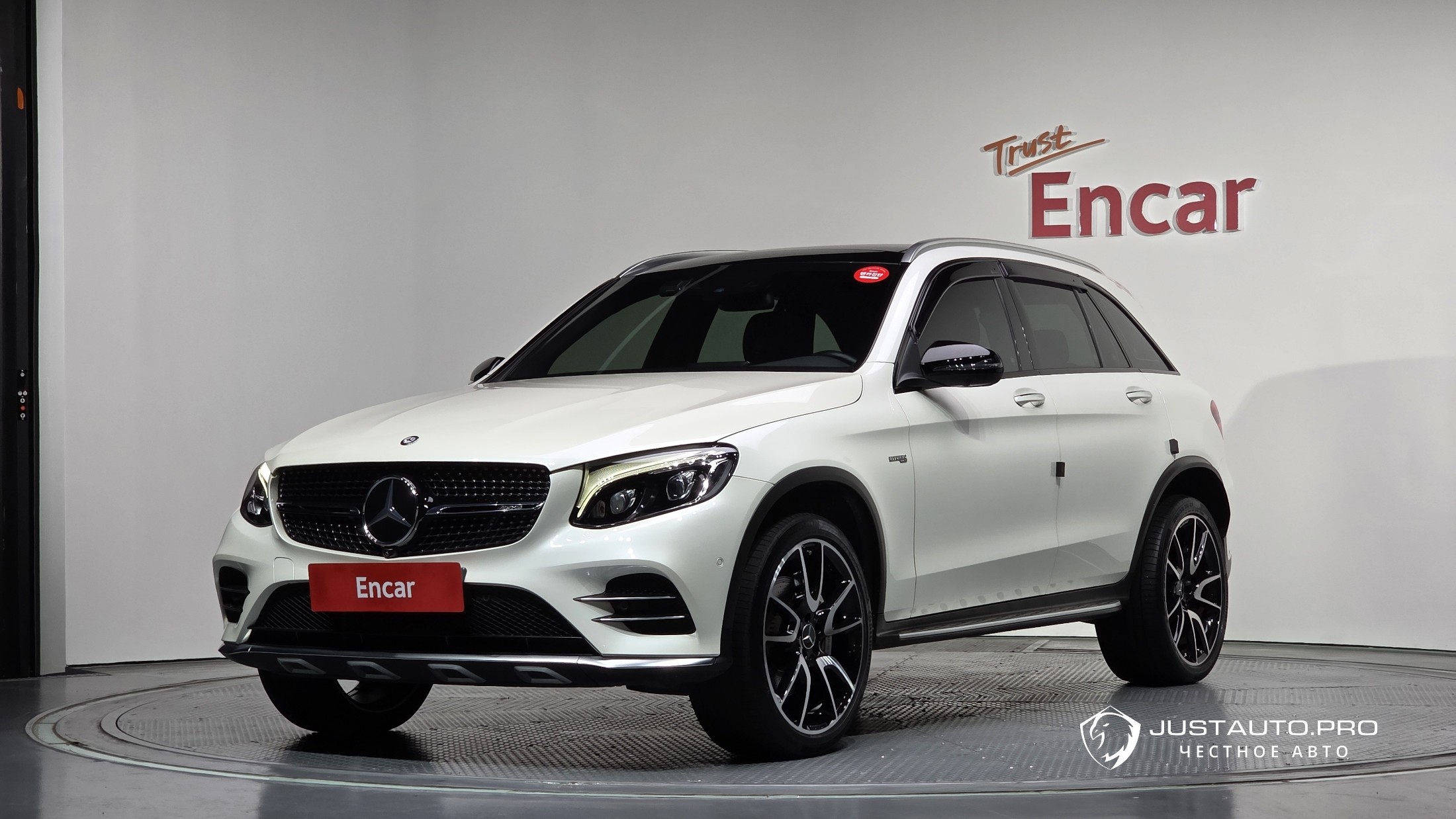 Автомобиль Mercedes-Benz GLC-Class