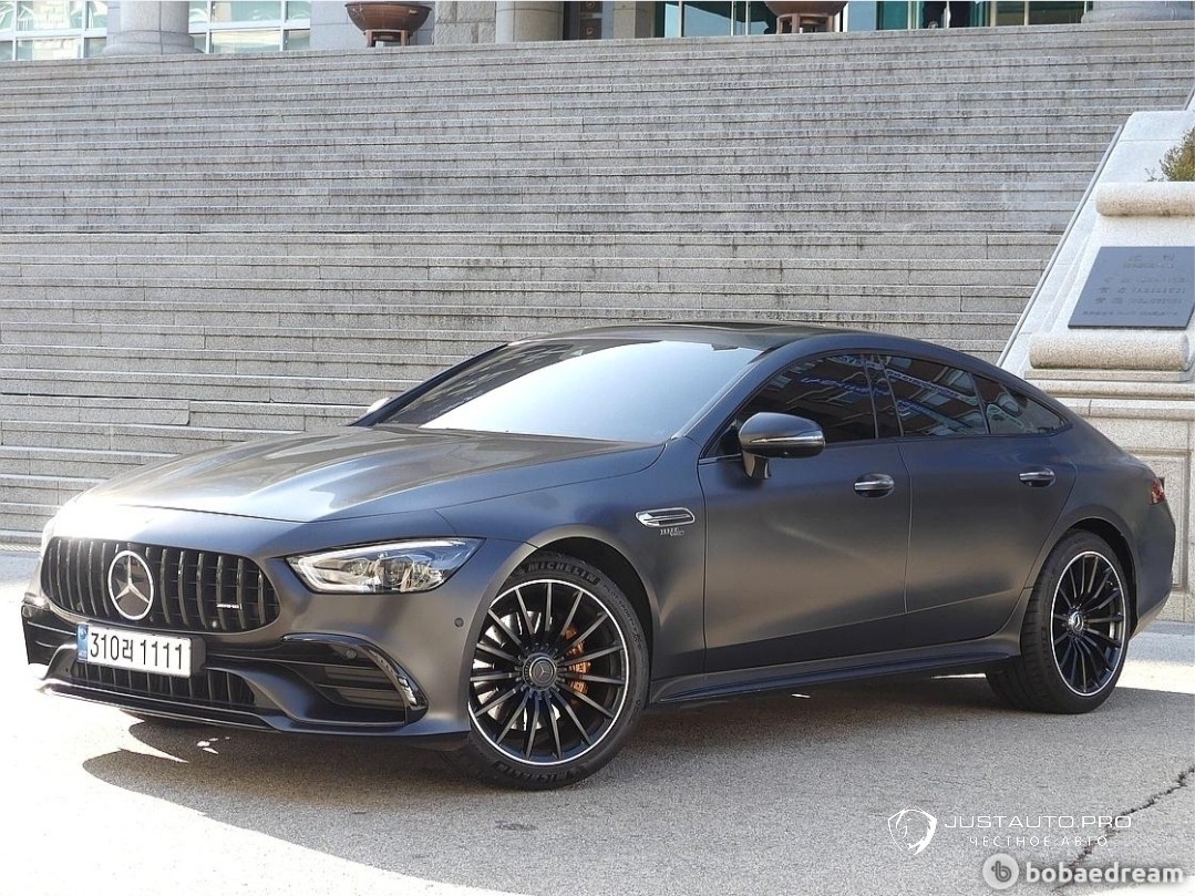 Автомобиль Mercedes-Benz AMG GT