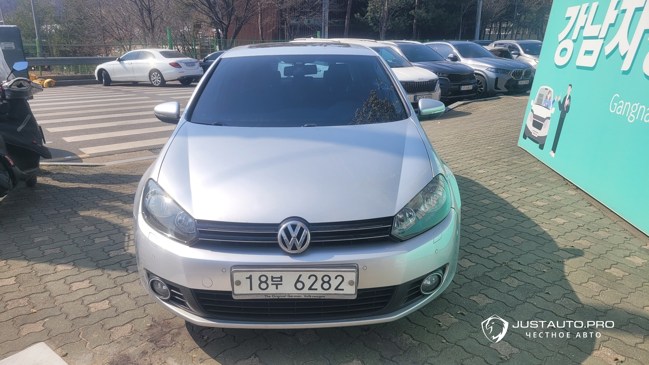 Автомобиль Volkswagen Golf