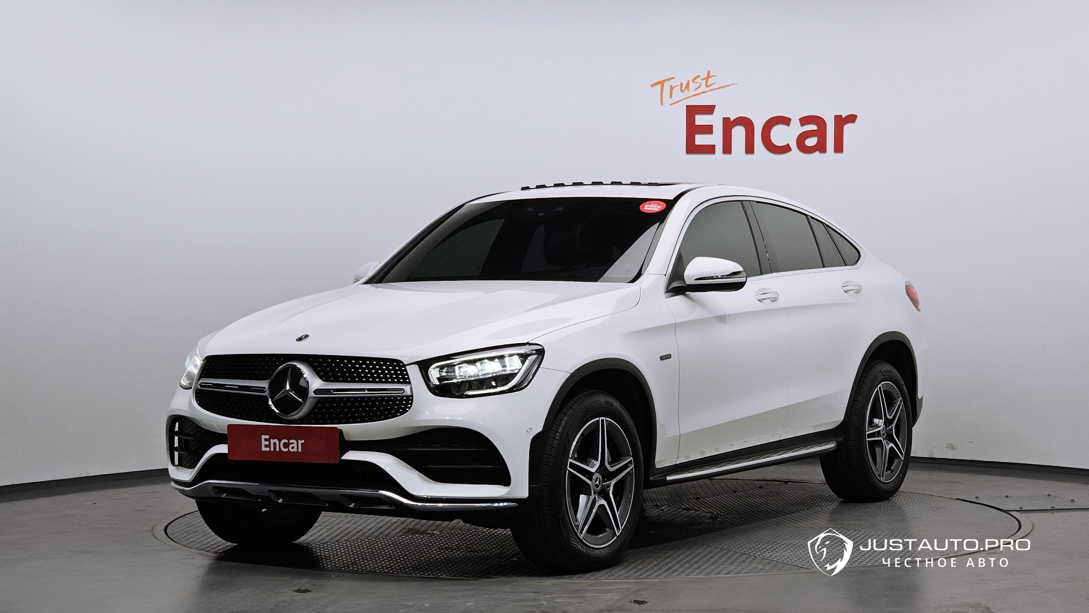 Автомобиль Mercedes-Benz GLC-Class