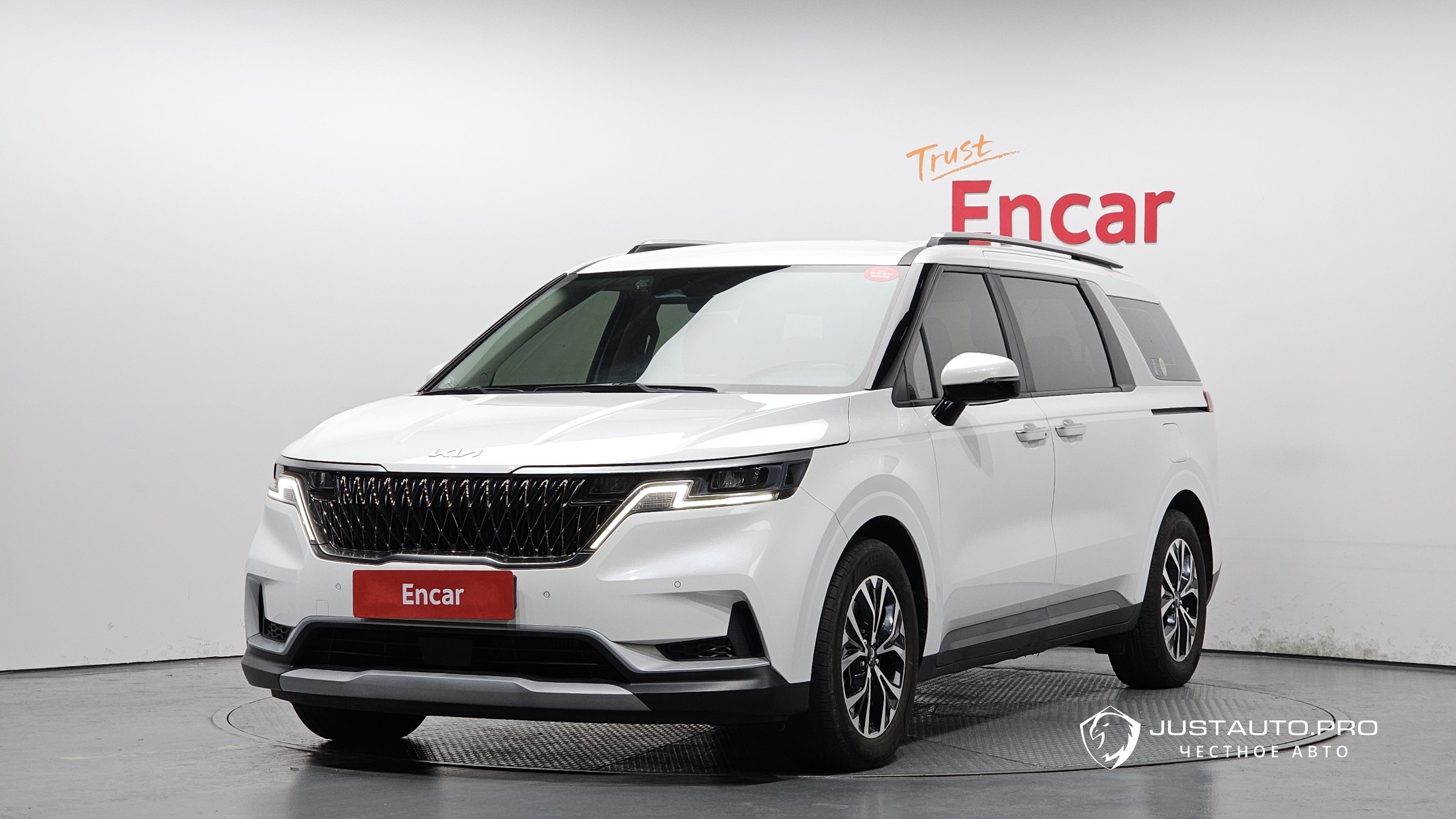 Автомобиль Kia Canival