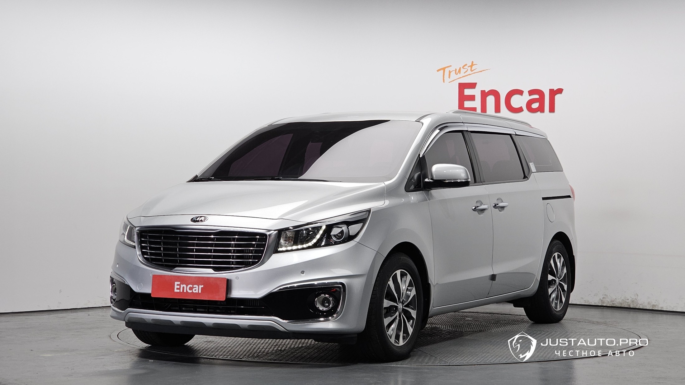 Автомобиль Kia Canival