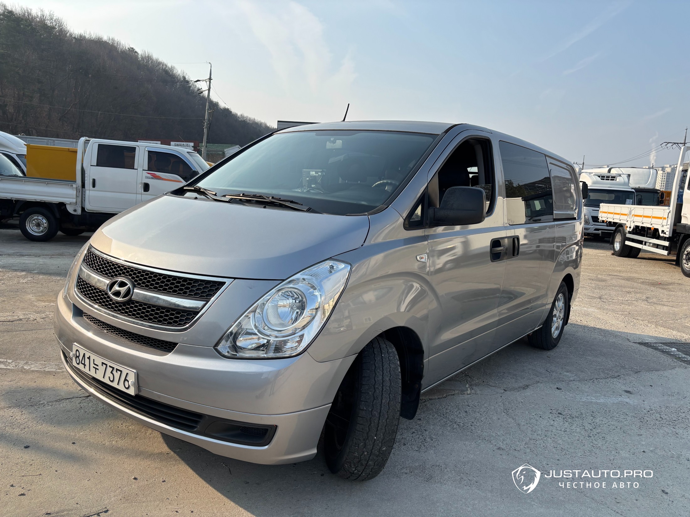 Автомобиль Hyundai Starex