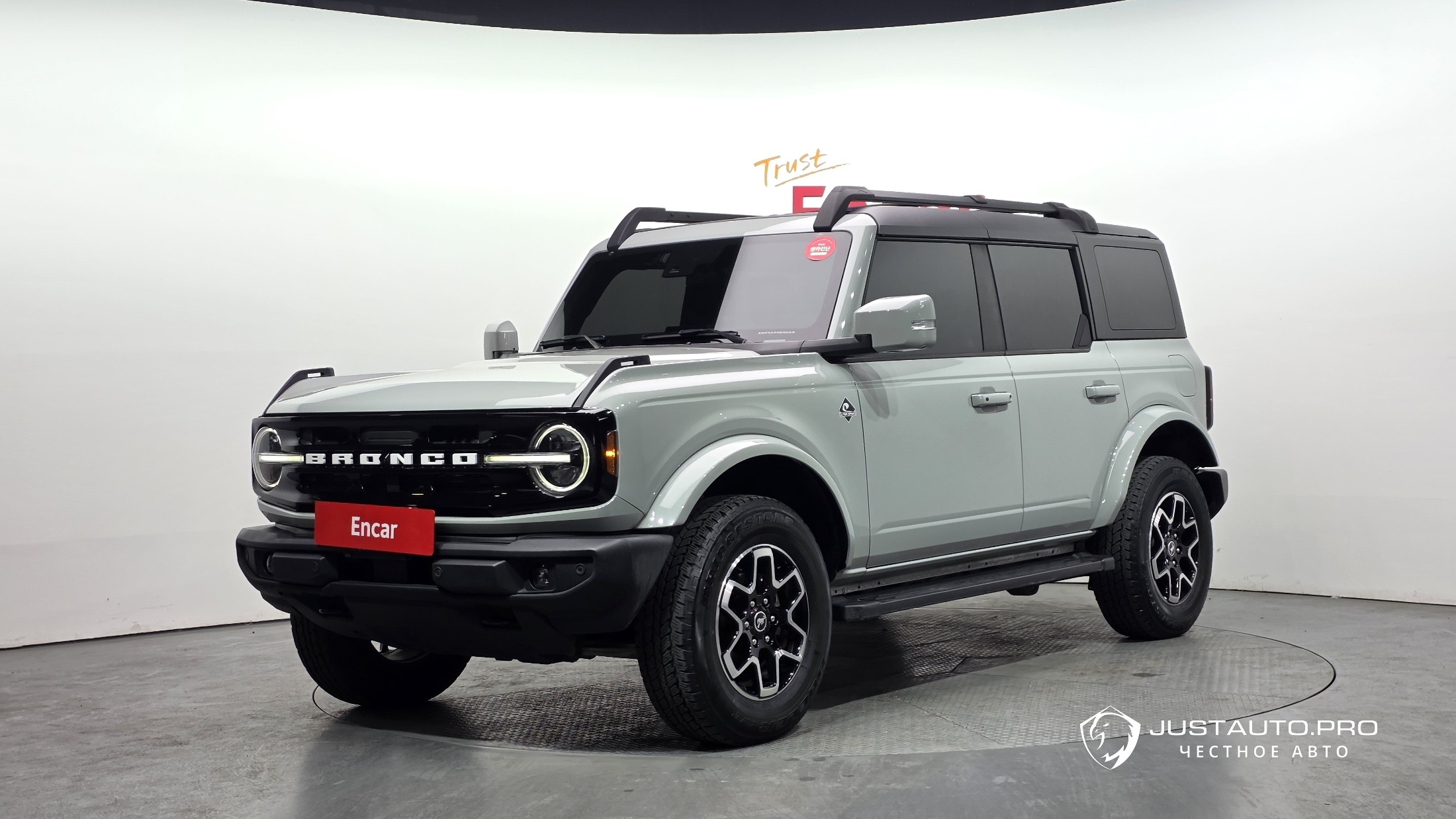 Автомобиль Ford Bronco