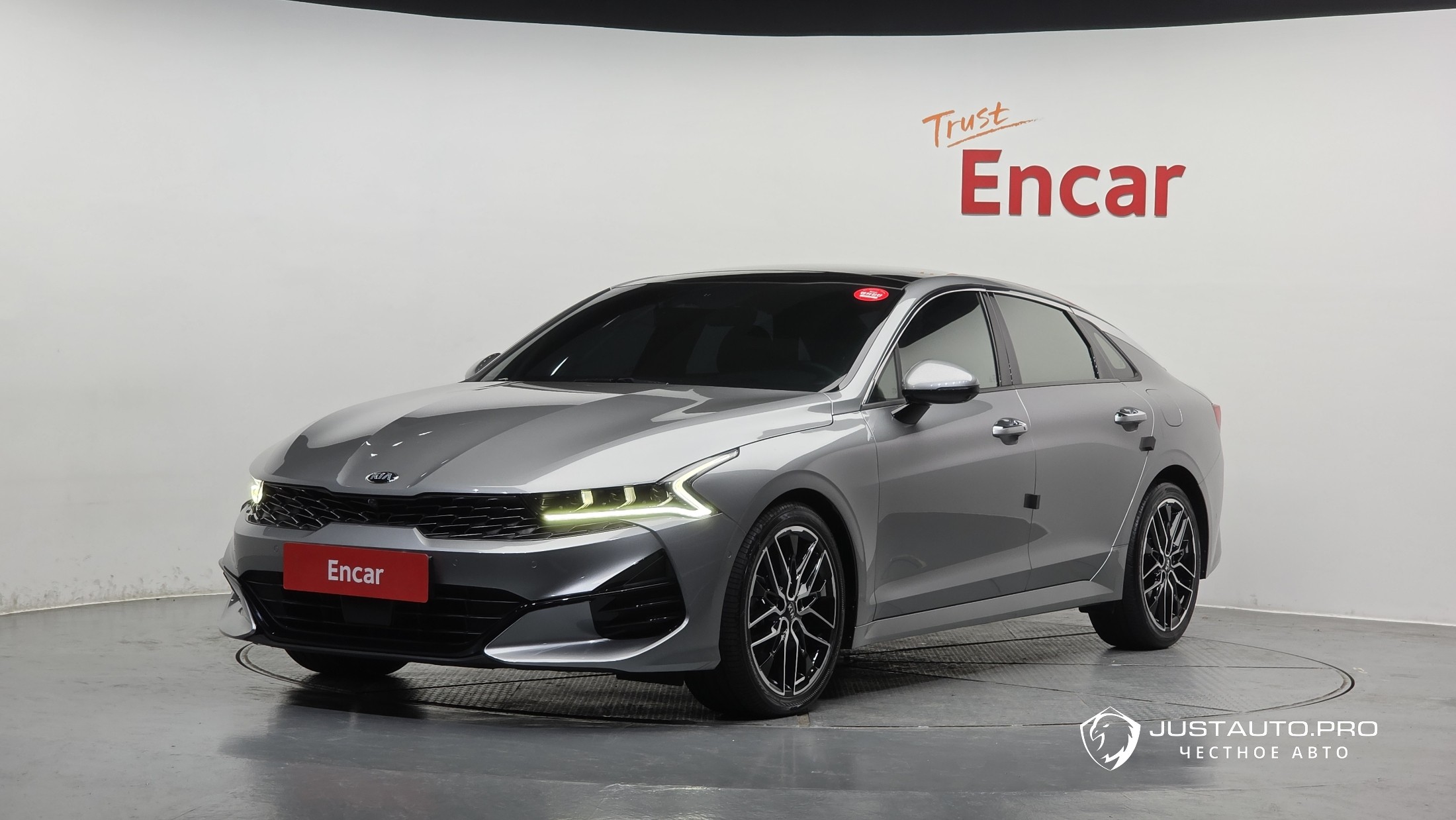 Автомобиль Kia K5