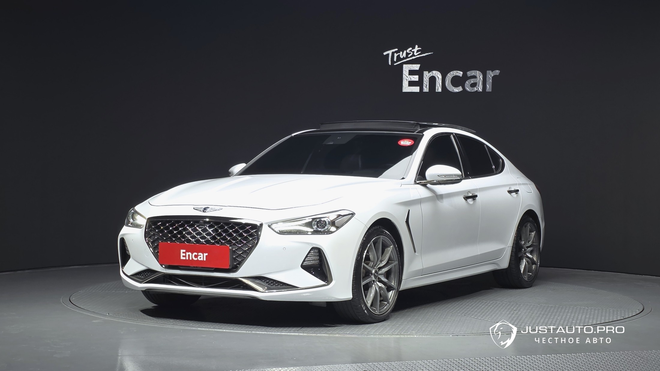 Автомобиль Genesis G70