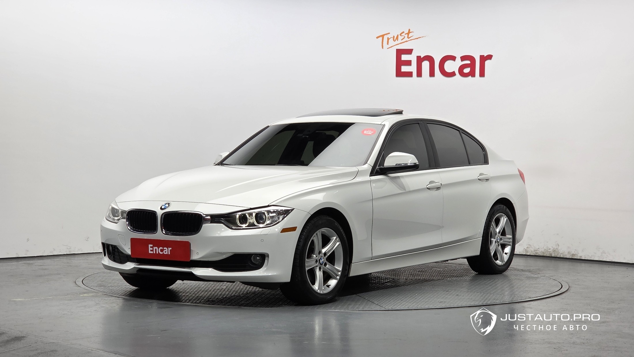 Автомобиль BMW 3-Series