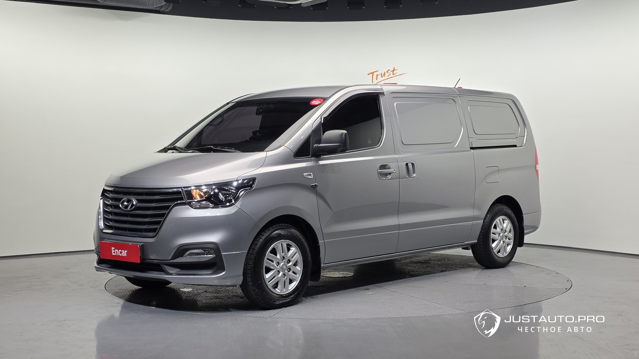 Автомобиль Hyundai Starex