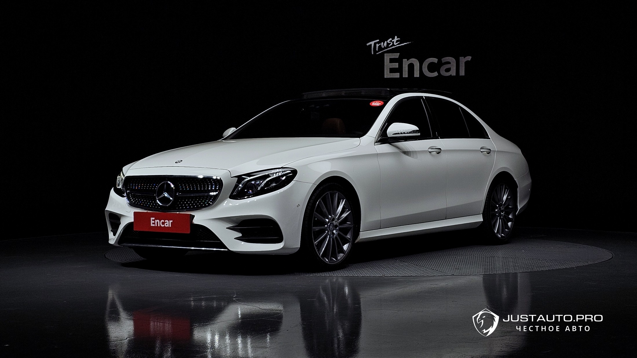 Автомобиль Mercedes-Benz E-Class