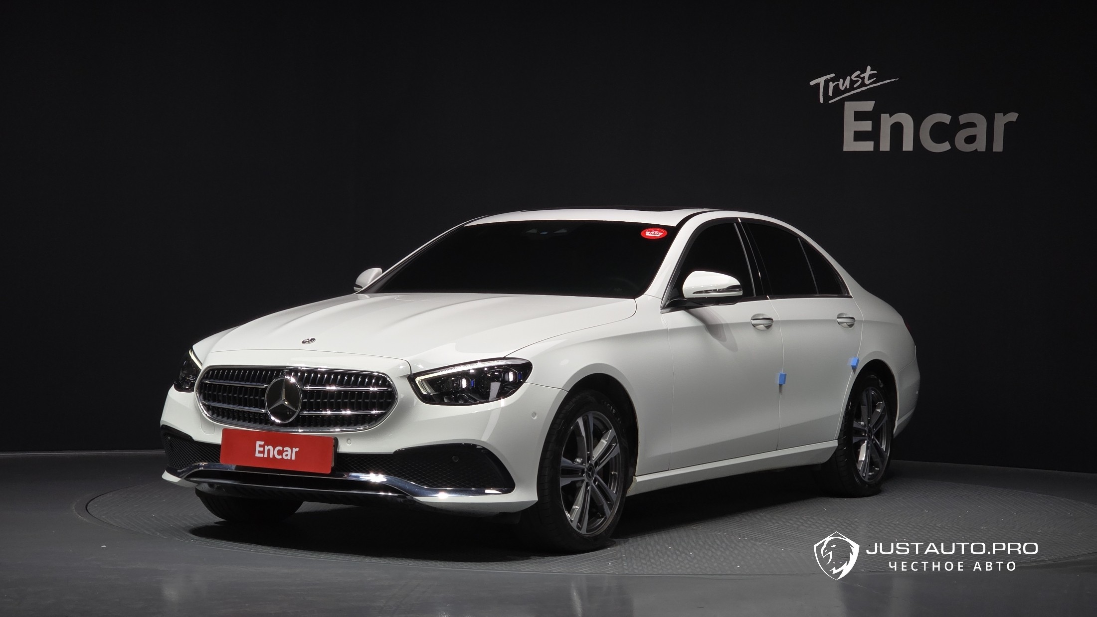 Автомобиль Mercedes-Benz E-Class