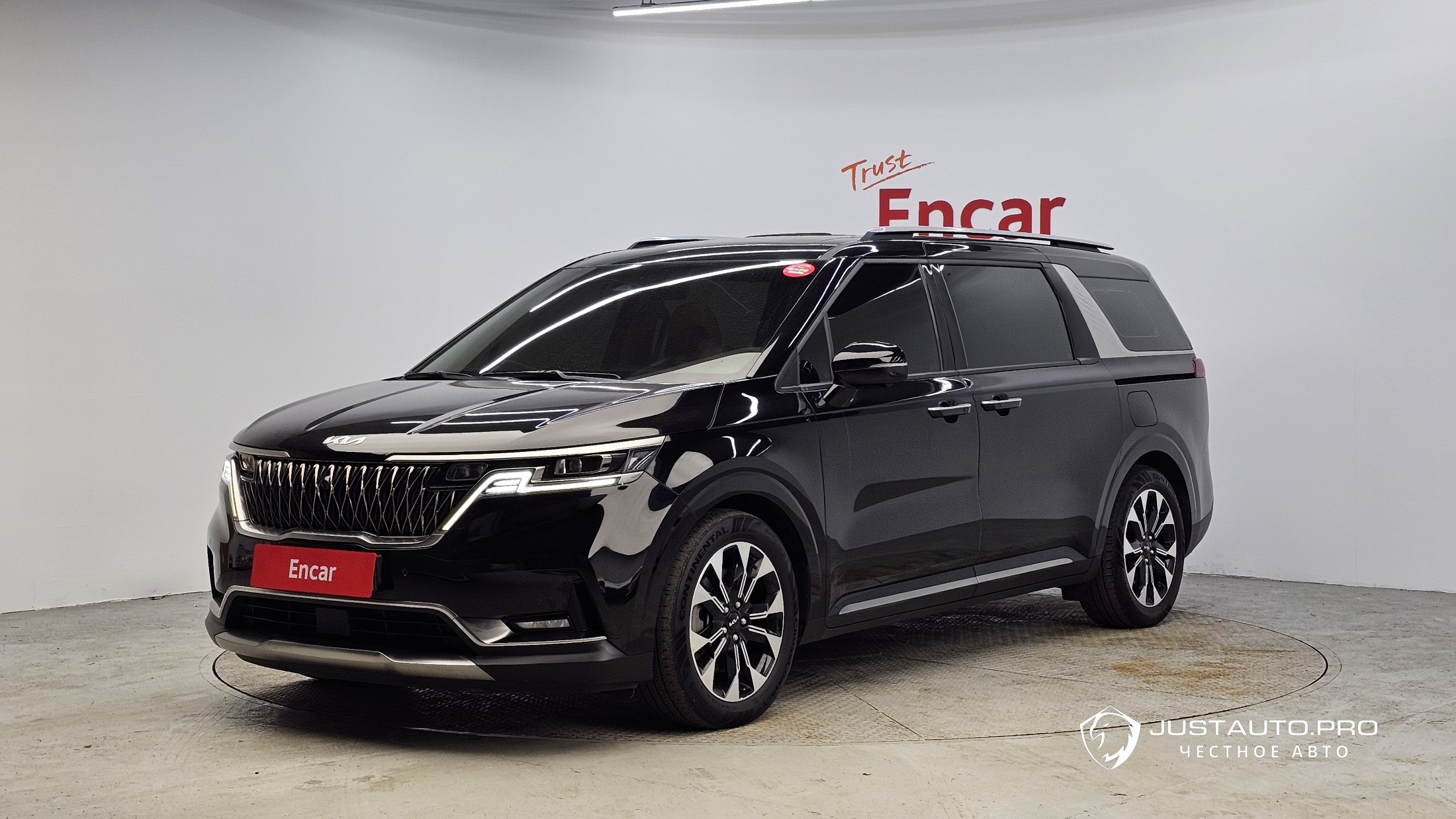 Автомобиль Kia Canival