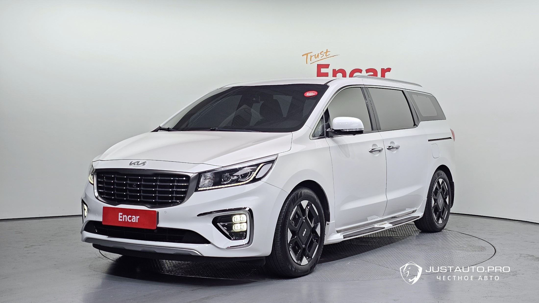 Автомобиль Kia Canival