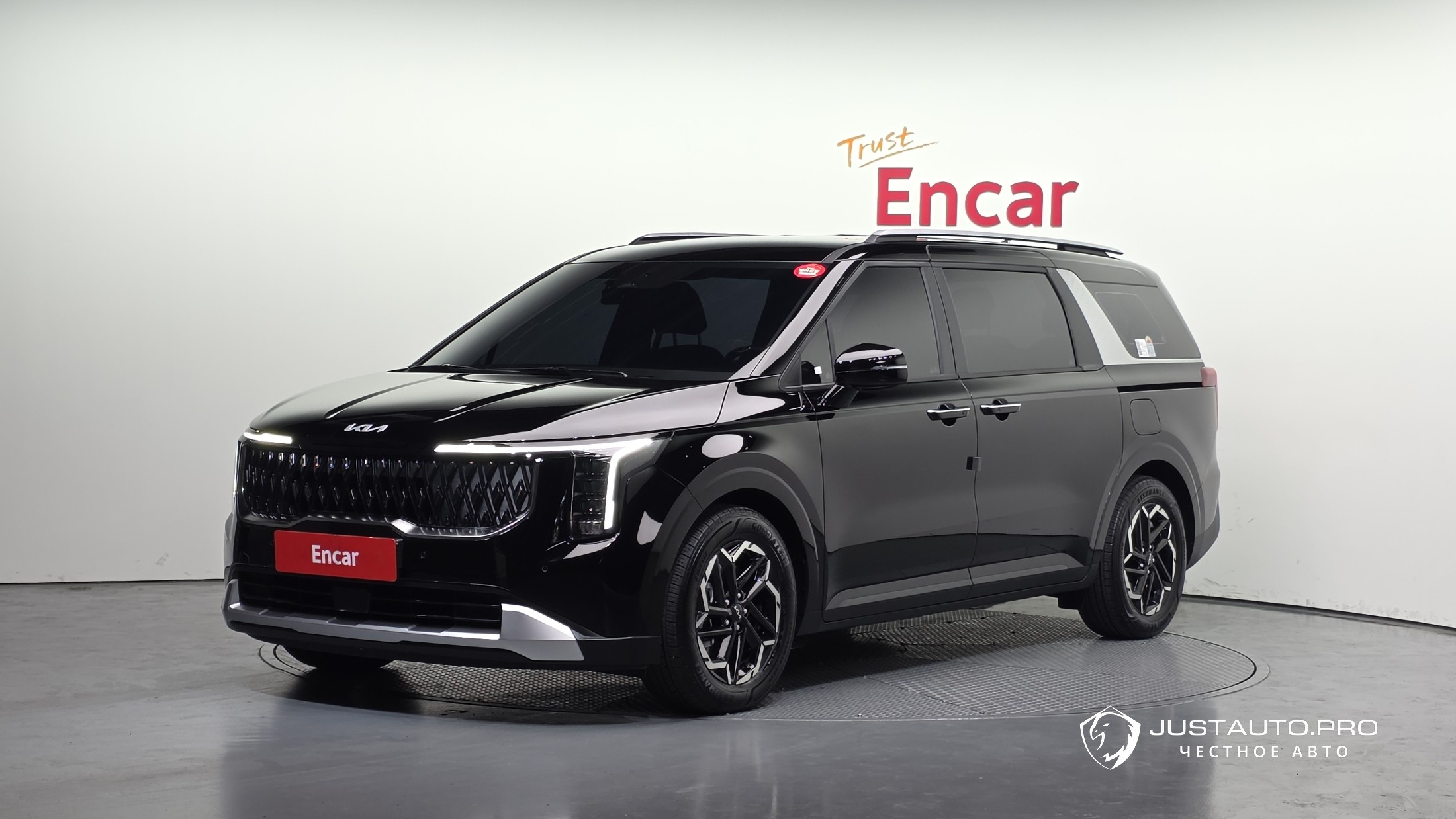 Автомобиль Kia Canival