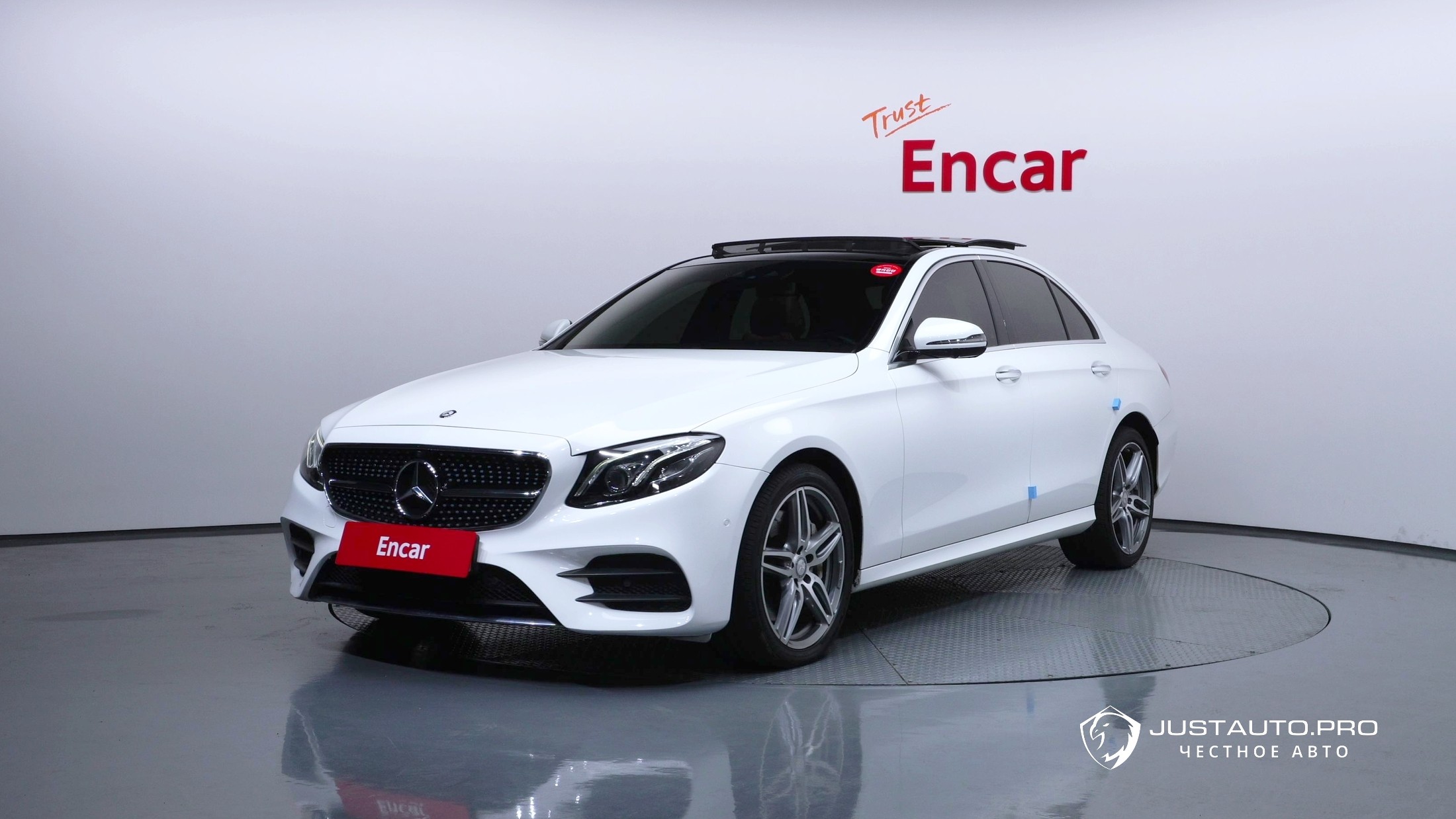 Автомобиль Mercedes-Benz E-Class