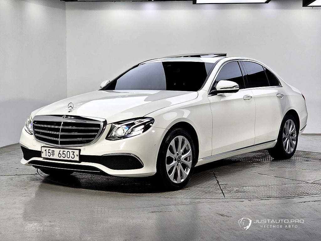 Автомобиль Mercedes-Benz E-Class