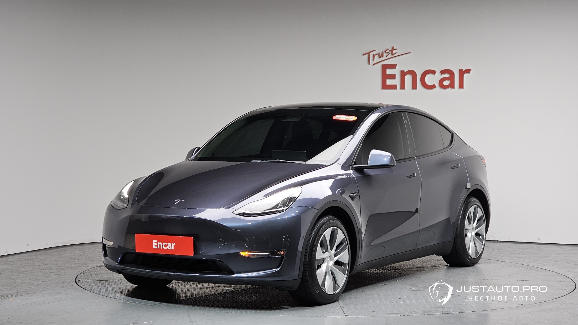 Автомобиль Tesla Model Y