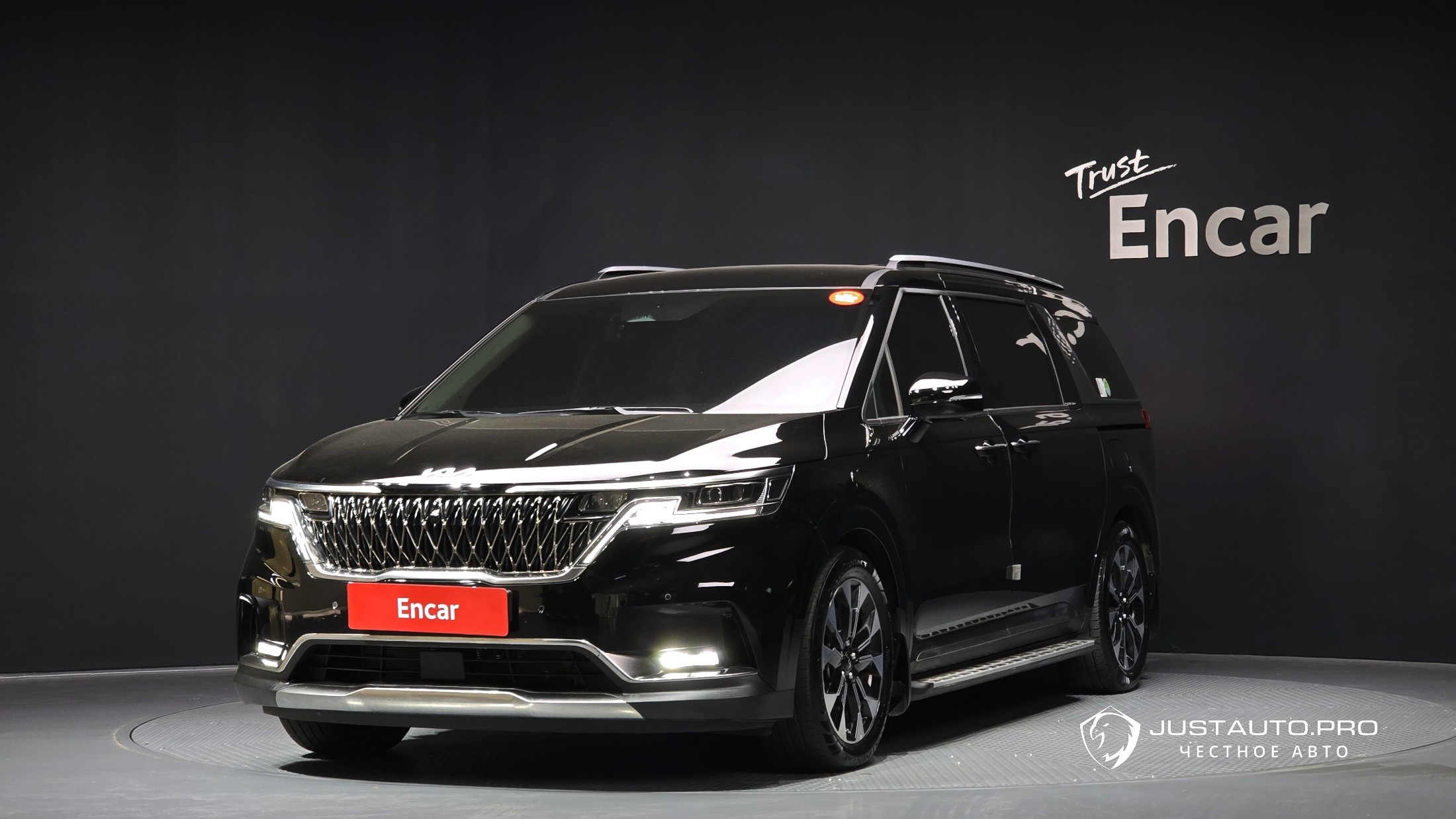 Автомобиль Kia Canival