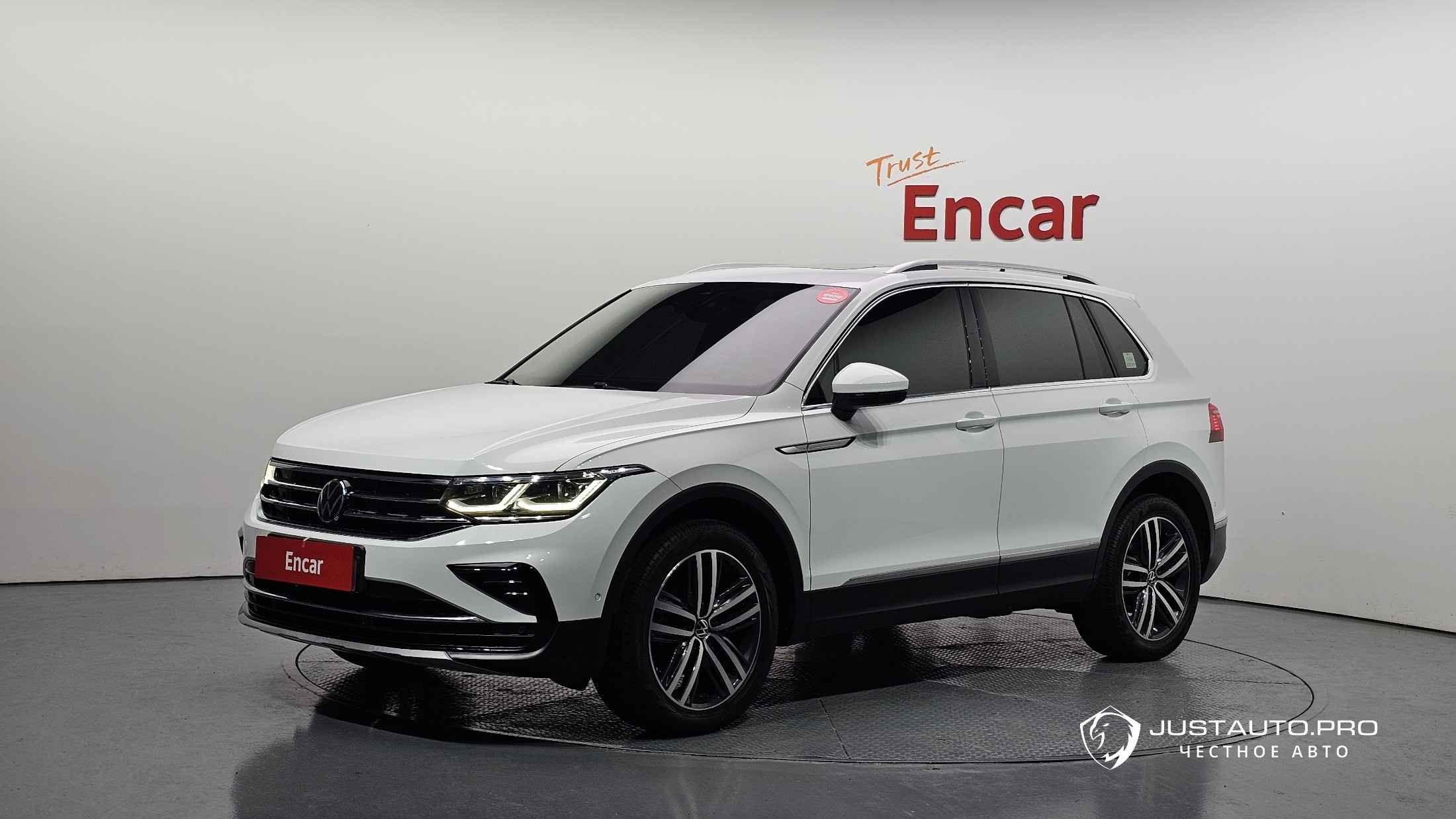 Автомобиль Volkswagen Tiguan