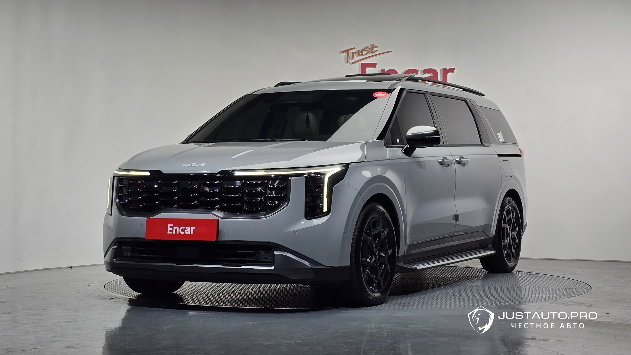 Автомобиль Kia Canival