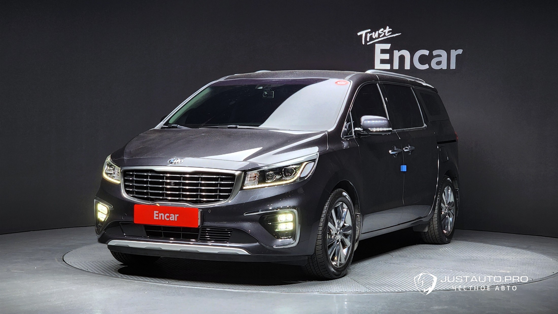 Автомобиль Kia Canival