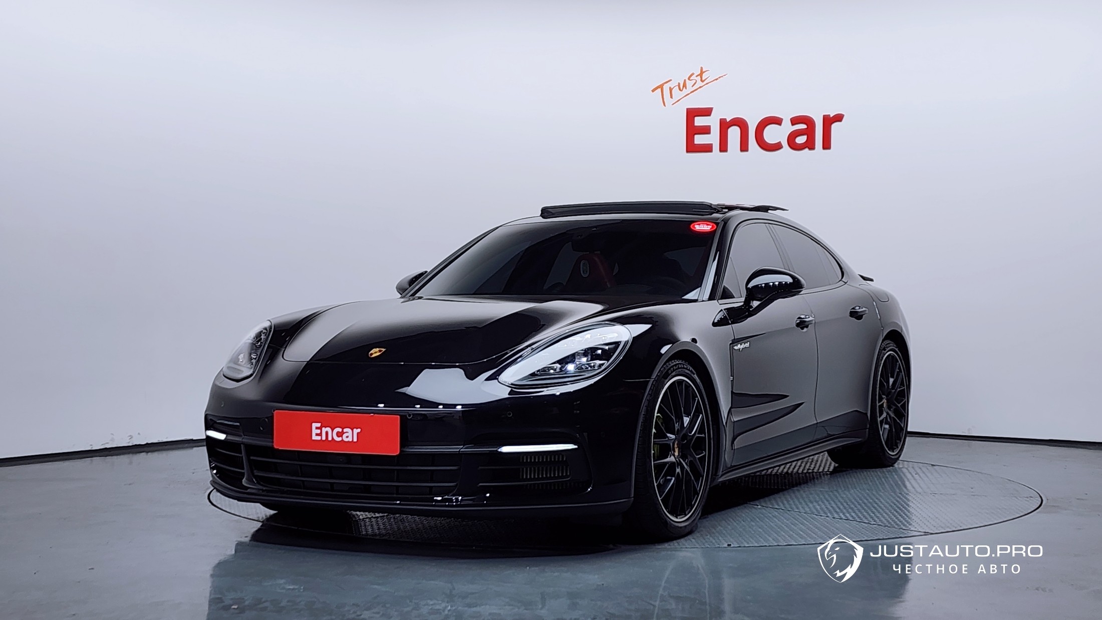 Автомобиль Porsche Panamera