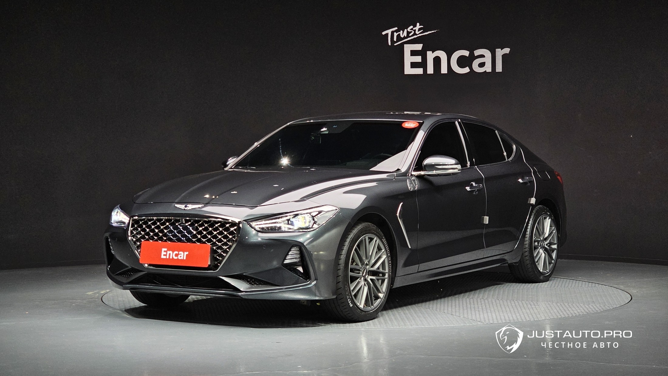 Автомобиль Genesis G70