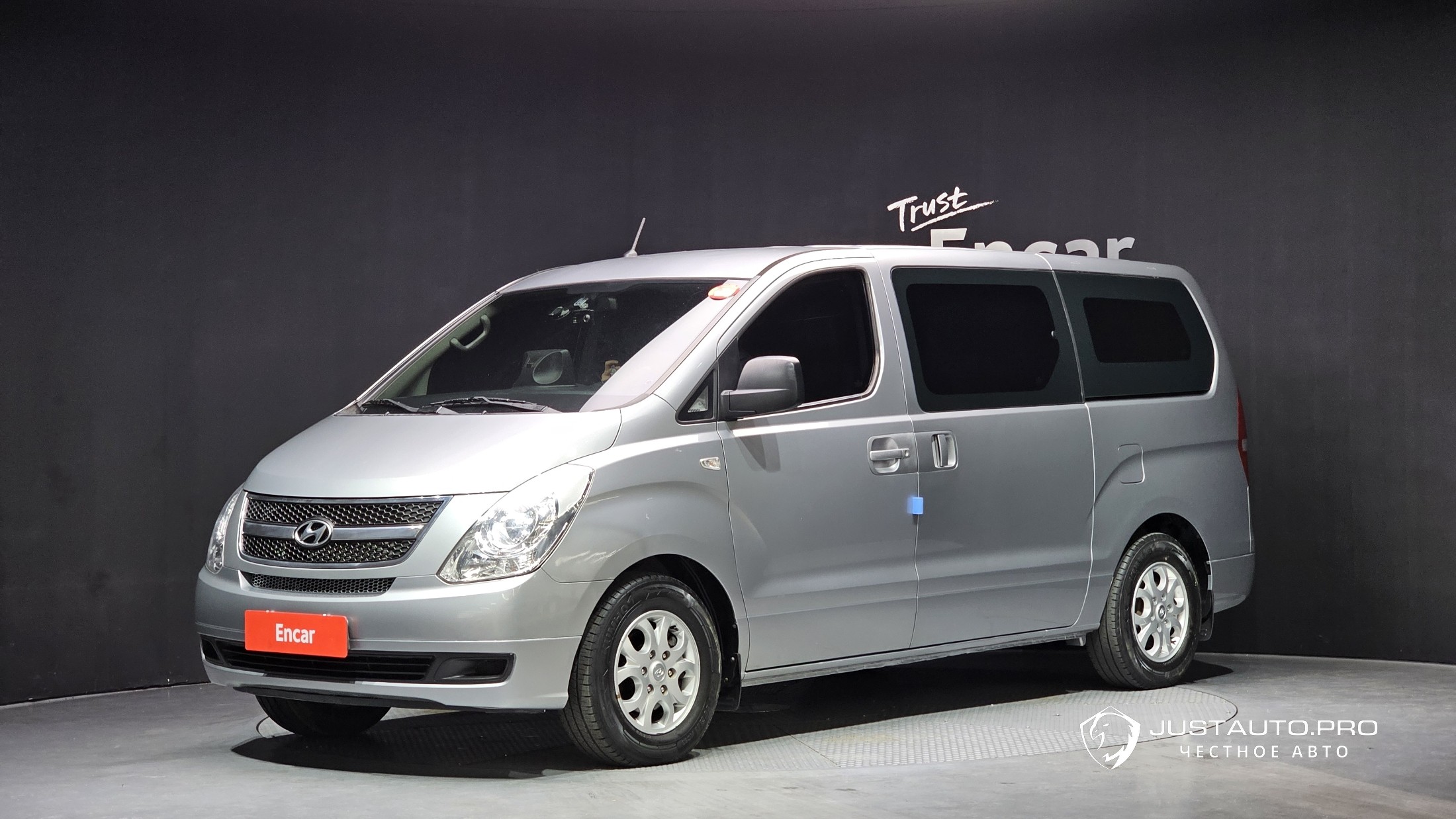 Автомобиль Hyundai Starex