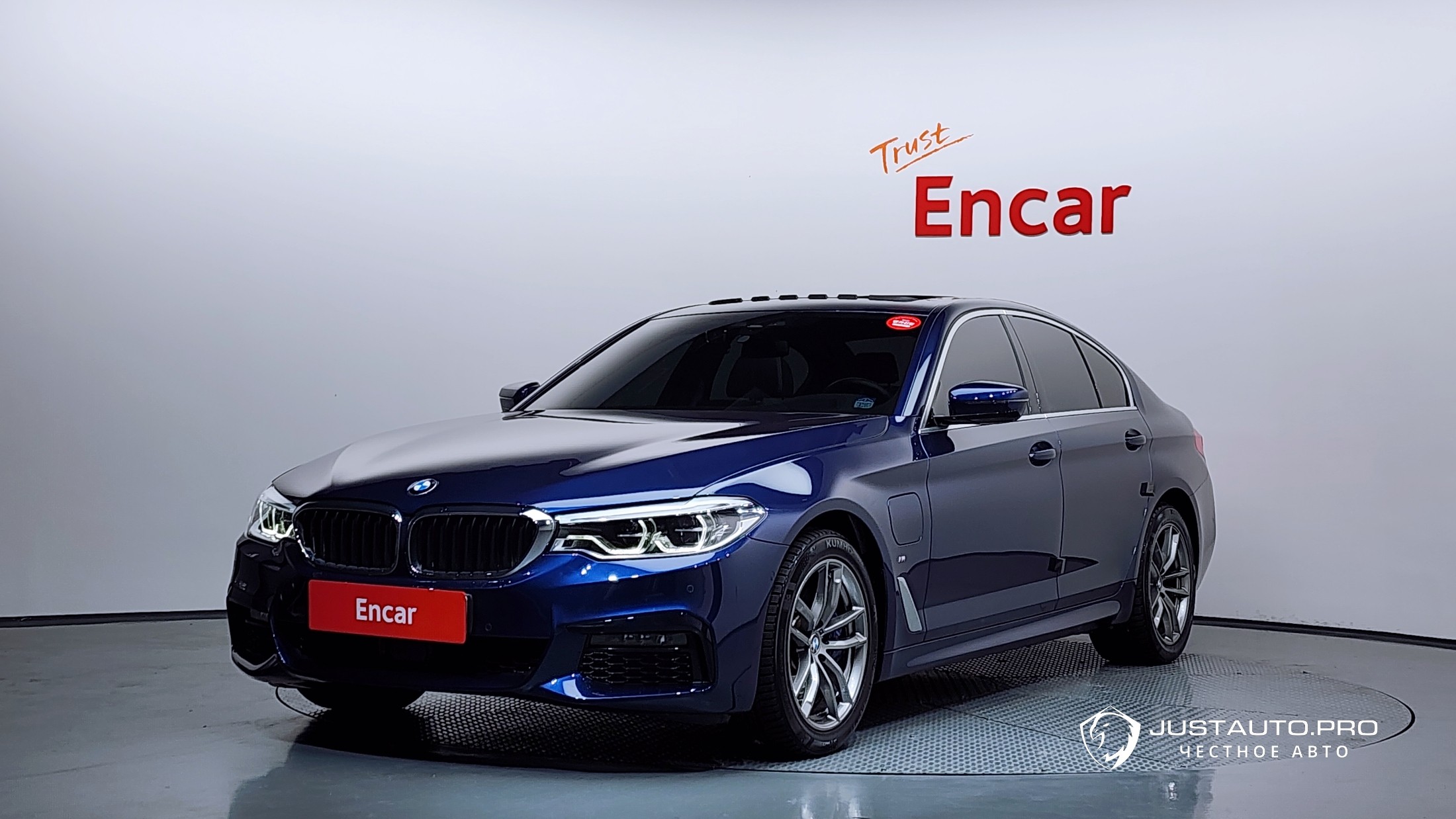 Автомобиль BMW 5-Series