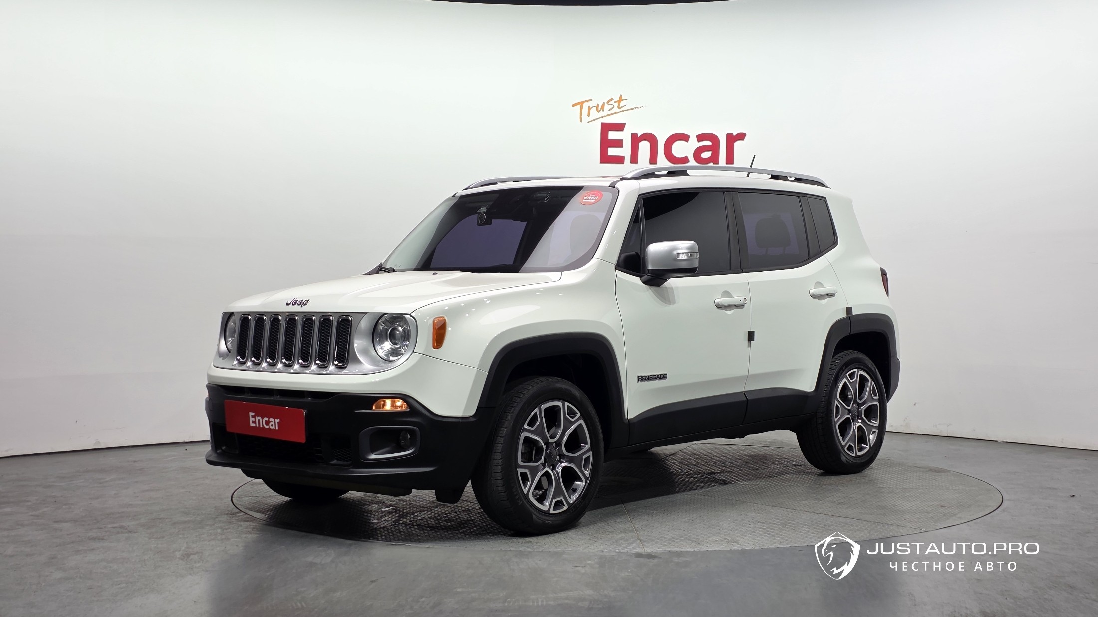 Автомобиль Jeep Renegade