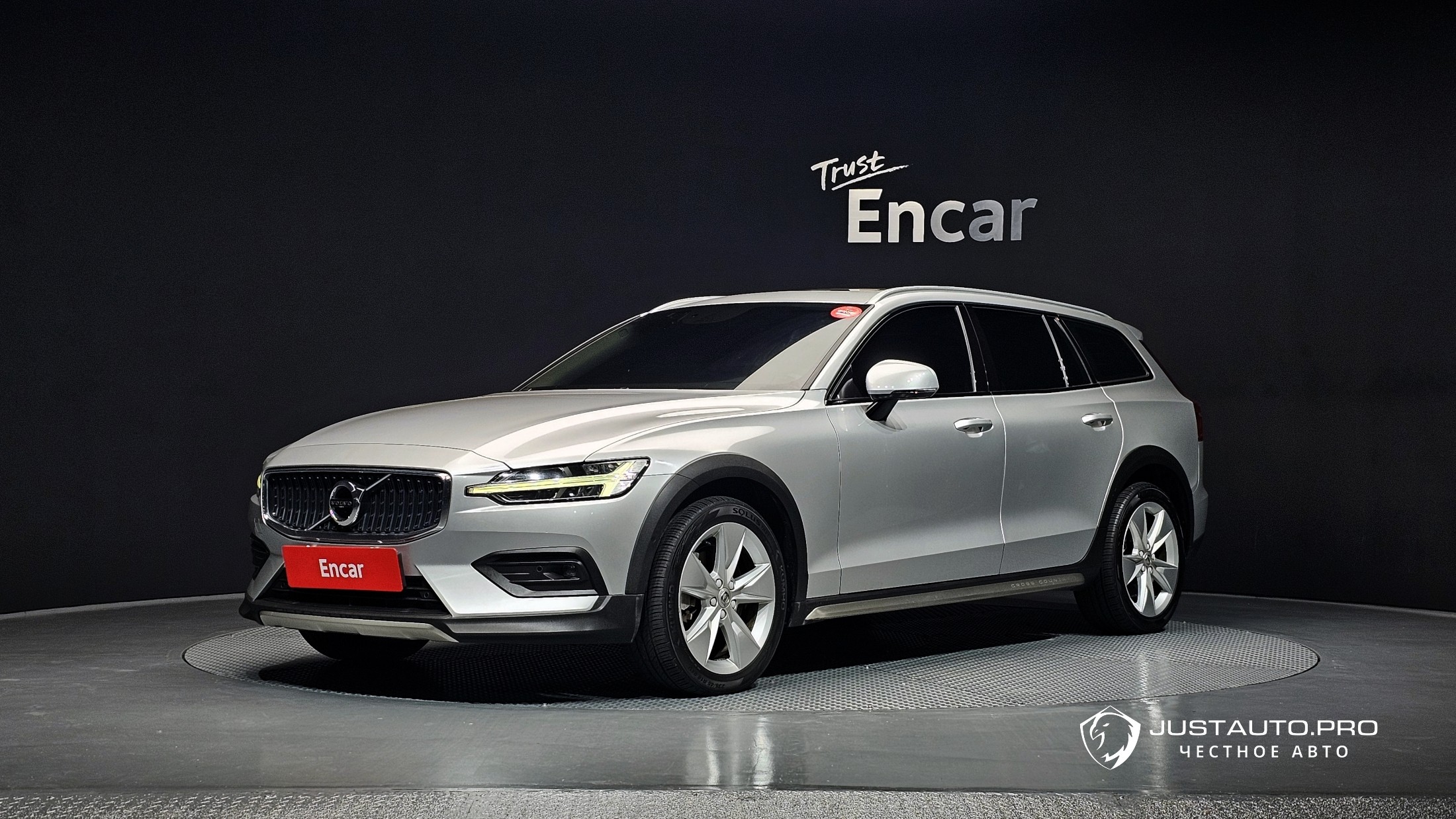 Автомобиль Volvo V60