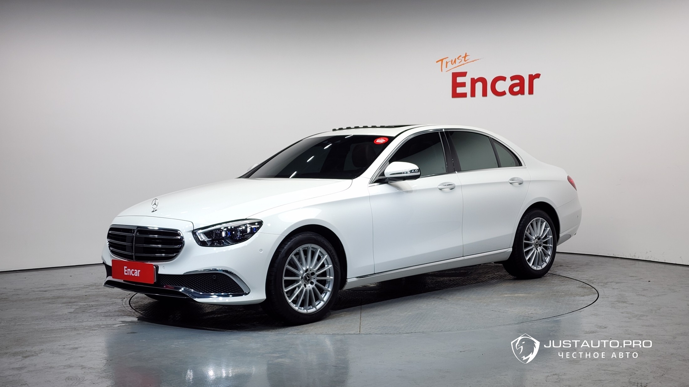 Автомобиль Mercedes-Benz E-Class