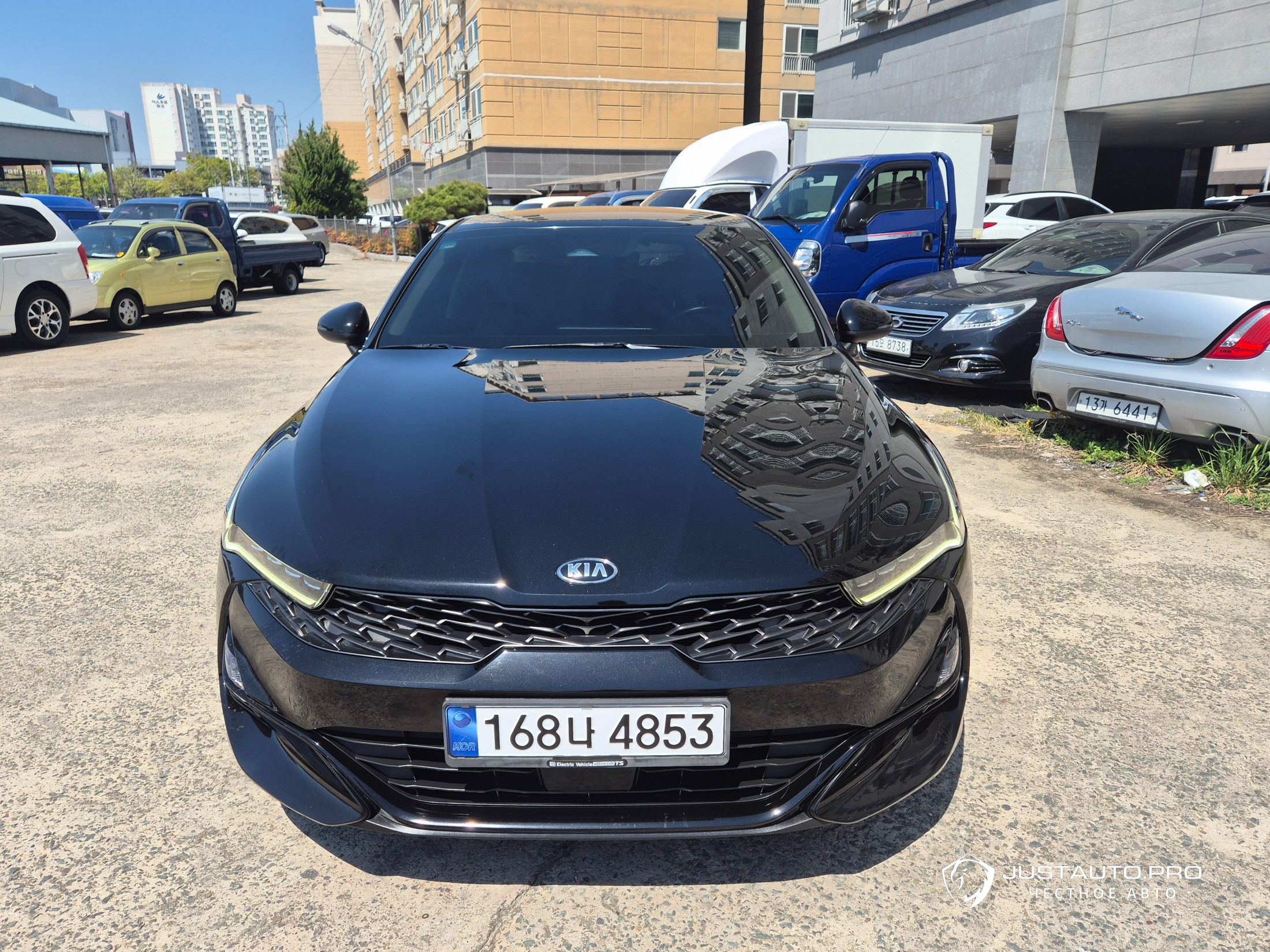 Автомобиль Kia K5