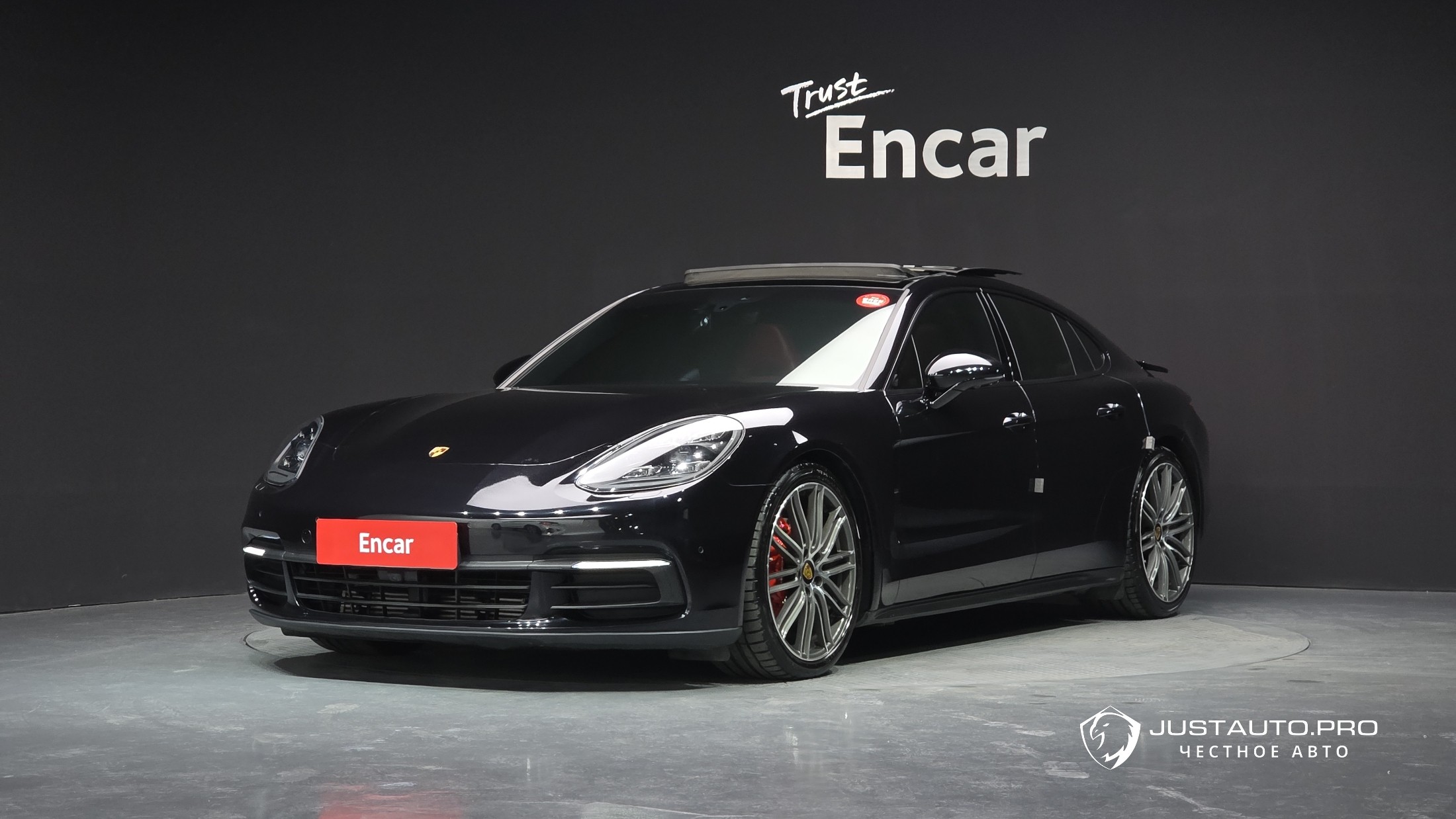 Автомобиль Porsche Panamera