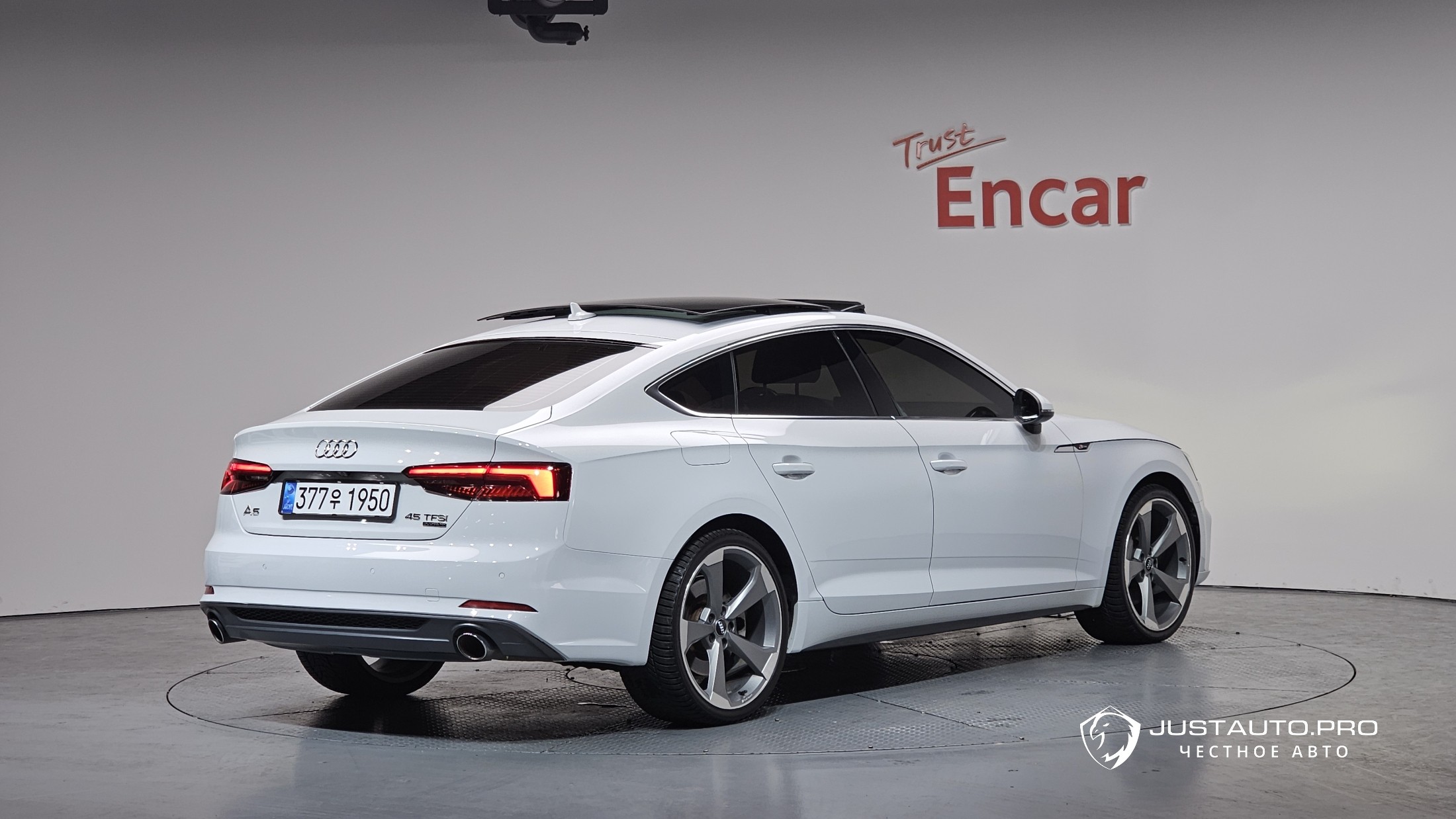 Автомобиль Audi A5