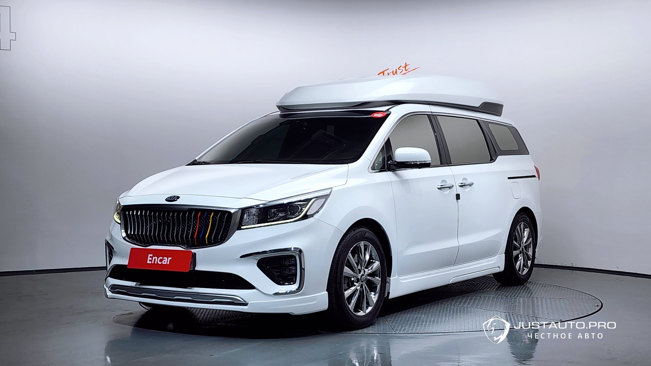 Автомобиль Kia Canival