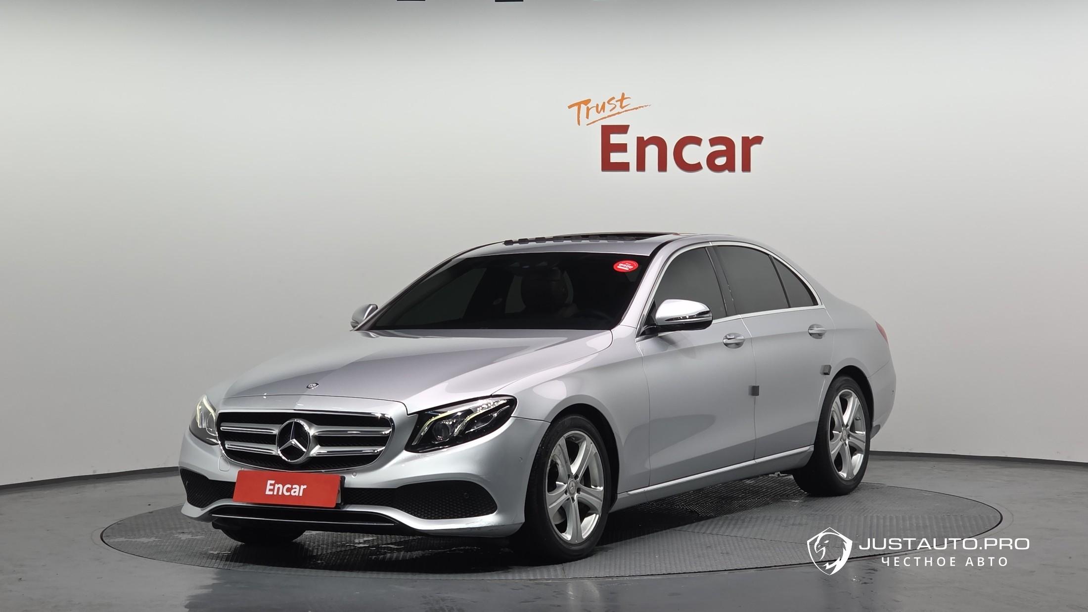 Автомобиль Mercedes-Benz E-Class