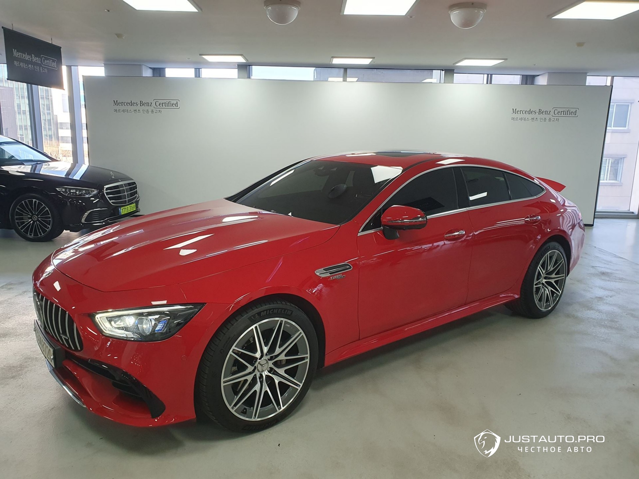 Автомобиль Mercedes-Benz AMG GT
