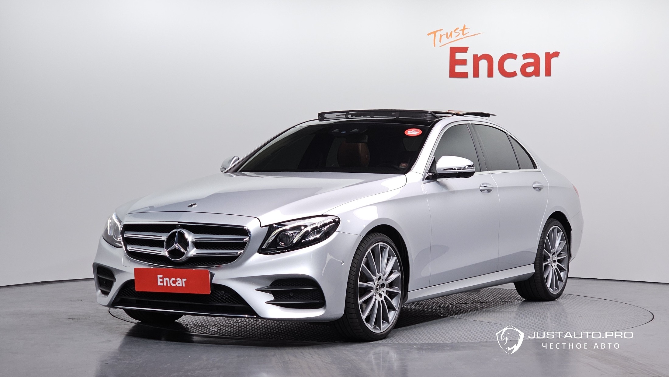 Автомобиль Mercedes-Benz E-Class