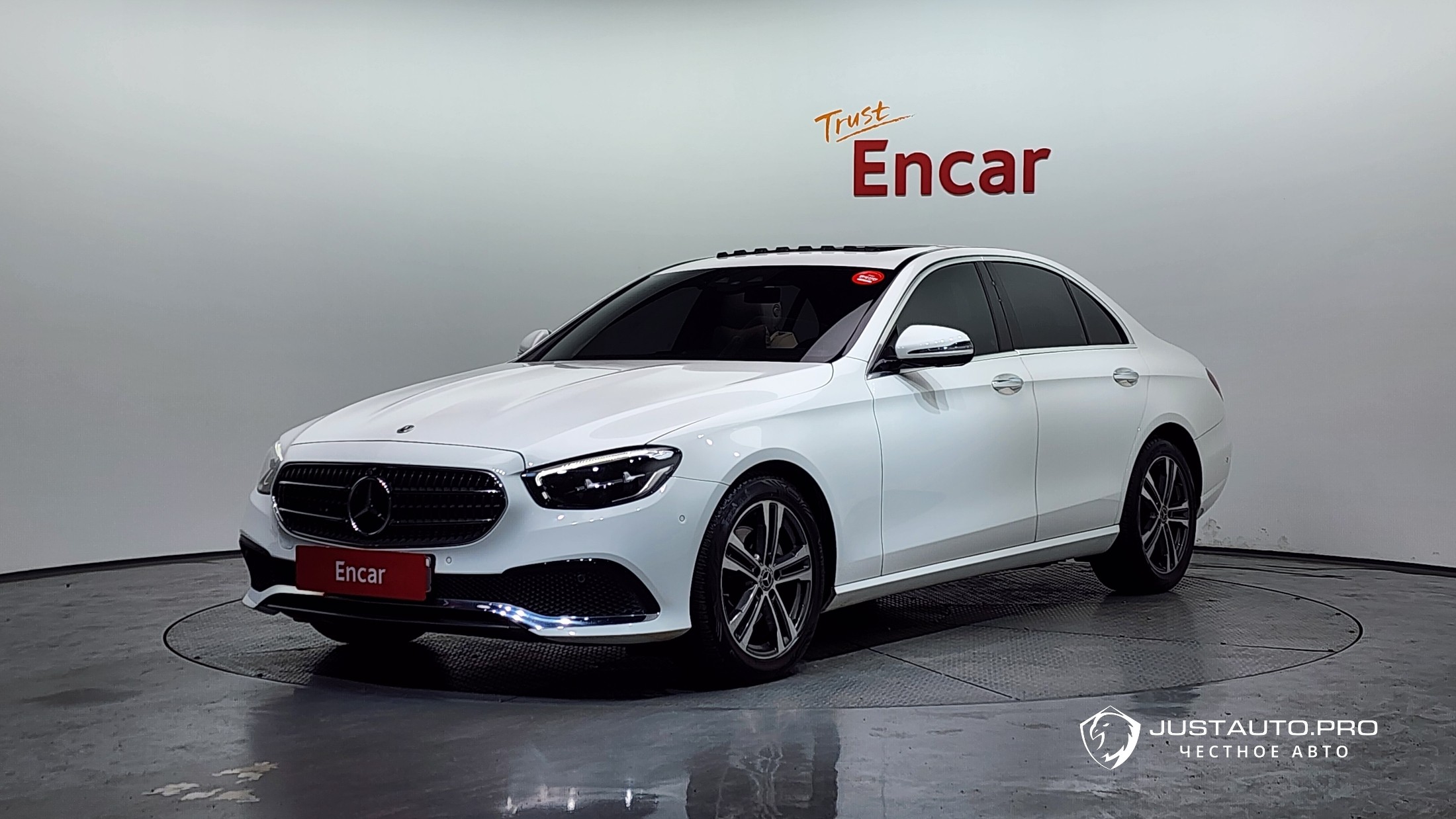 Автомобиль Mercedes-Benz E-Class