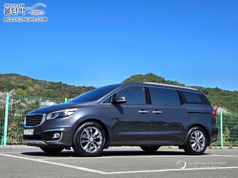 Автомобиль Kia Canival