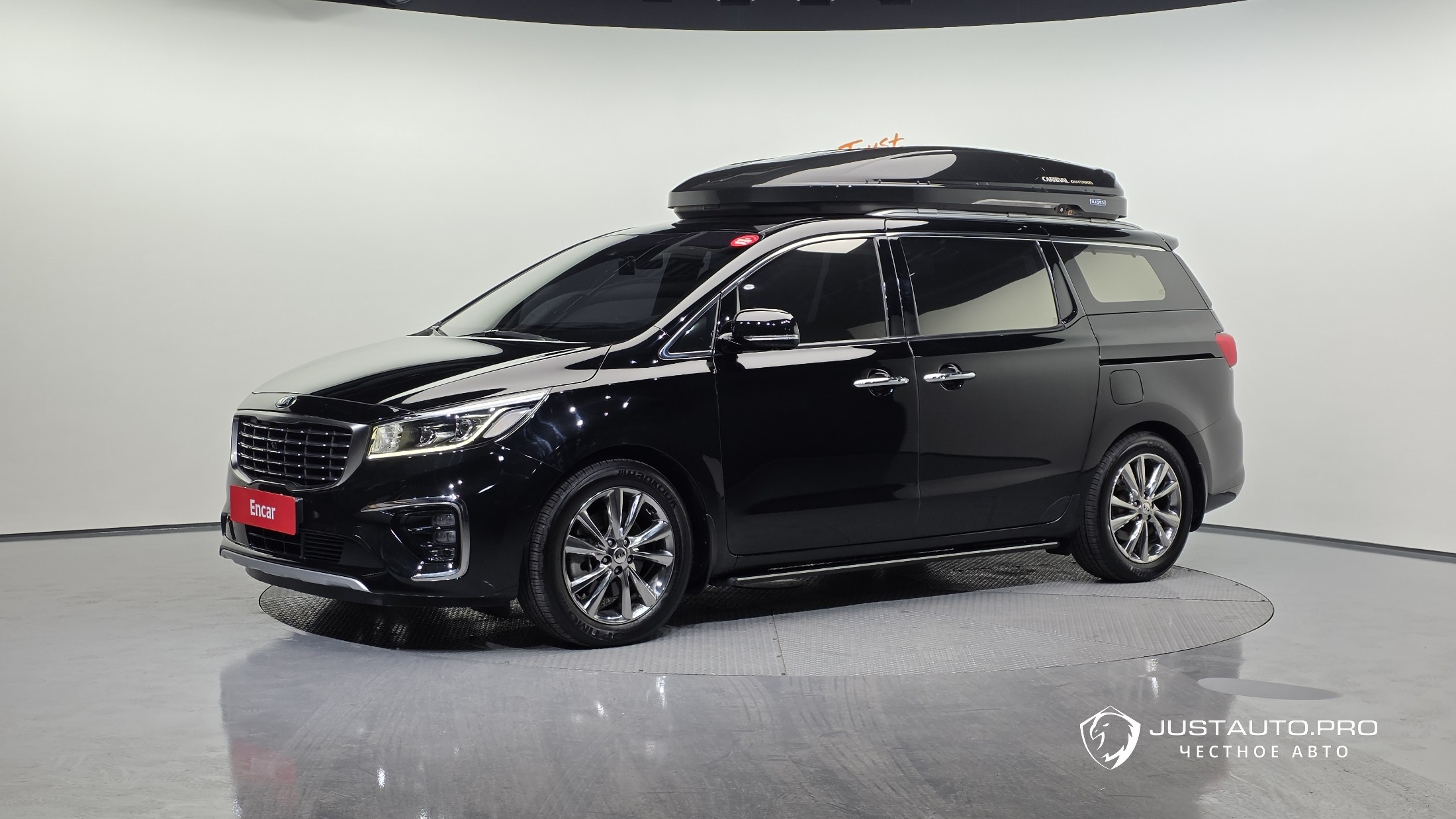Автомобиль Kia Canival