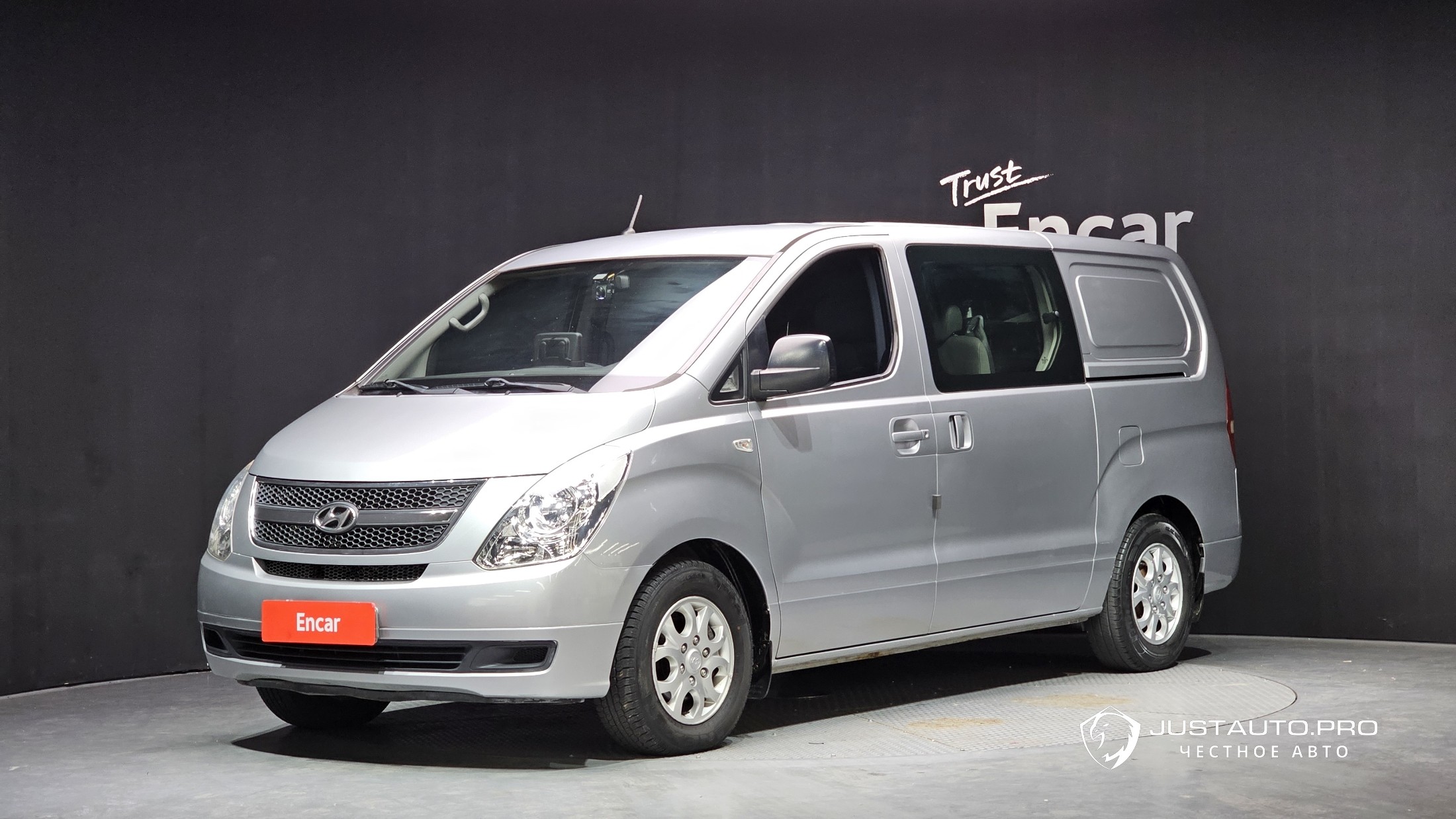 Автомобиль Hyundai Starex