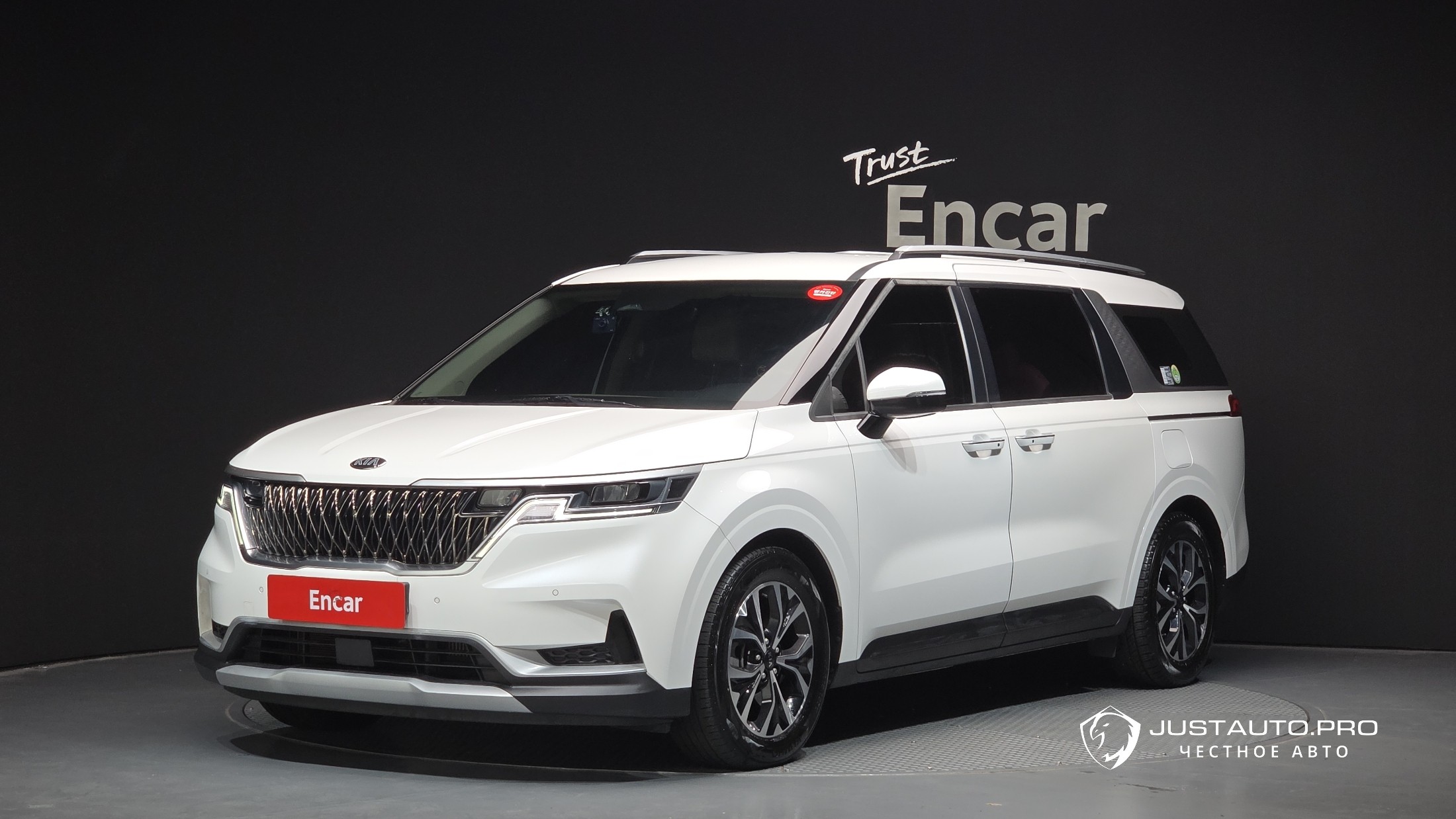 Автомобиль Kia Canival